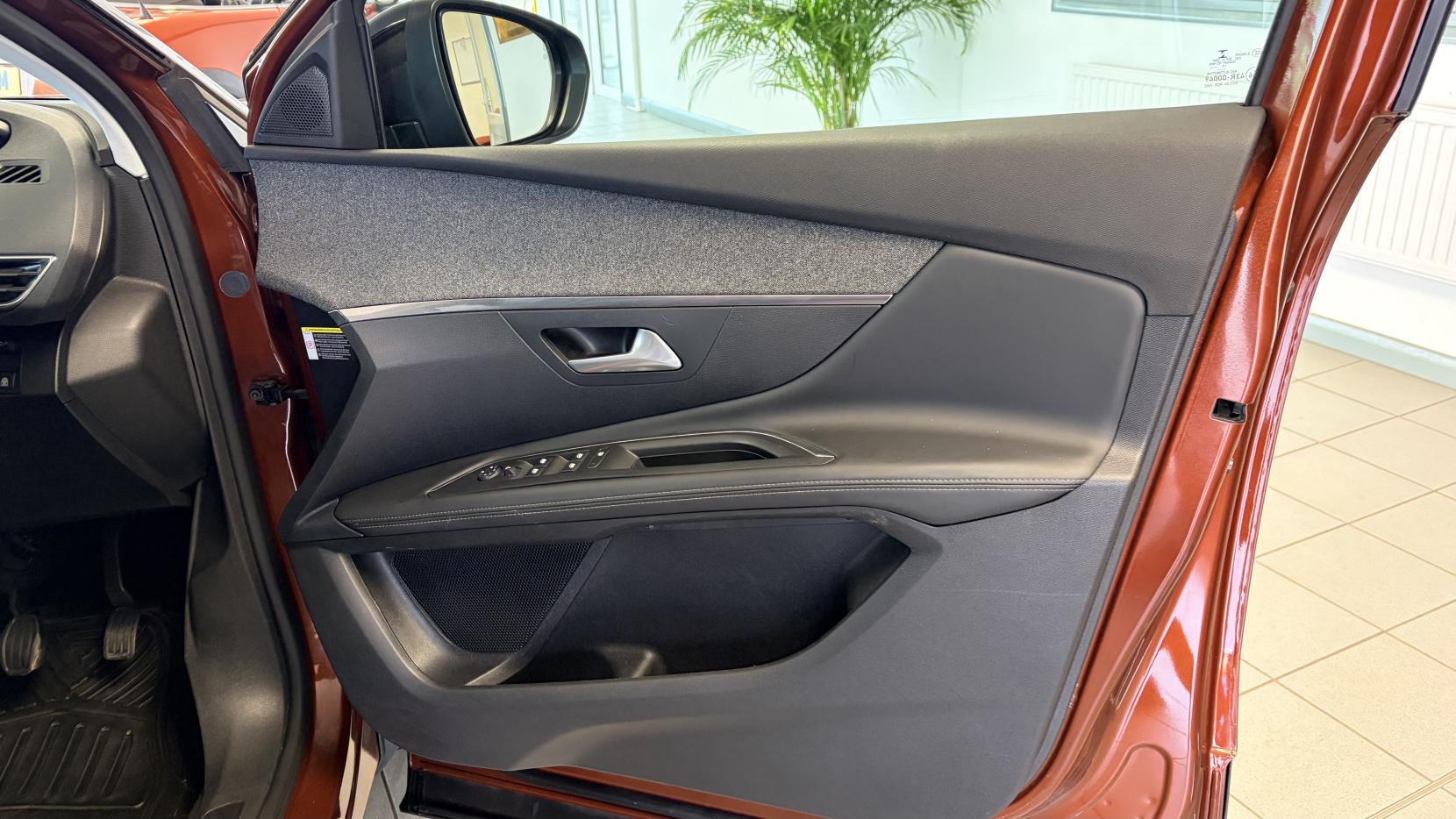 Peugeot 3008 1.2 PureTech Allure SUV 5dr Petrol Manual Euro 6 (s/s) (130 ps)