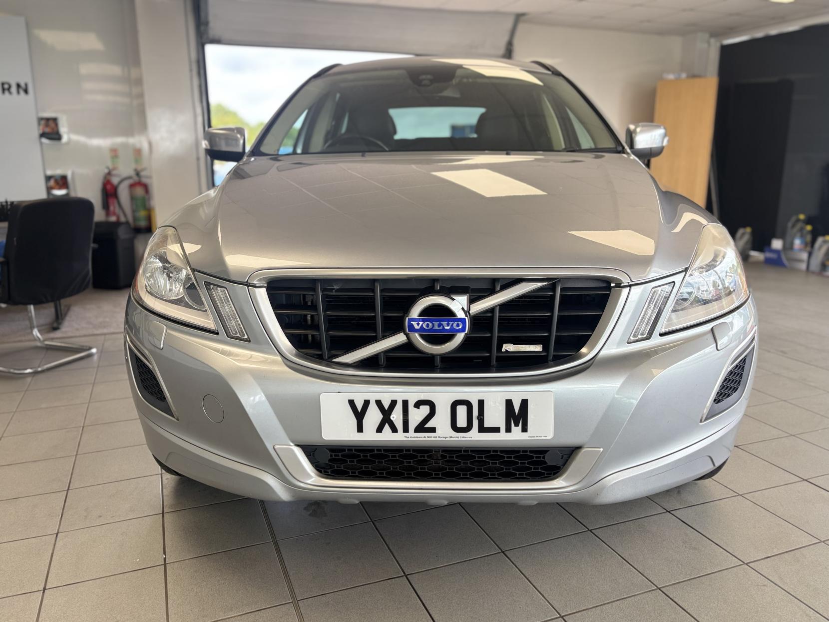 Volvo XC60 2.4 D5 R-Design SUV 5dr Diesel Geartronic AWD Euro 5 (215 ps)