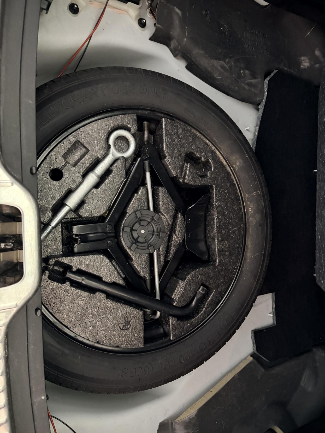 Volvo XC60 2.4 D4 SE Lux SUV 5dr Diesel Geartronic AWD Euro 5 (163 ps)