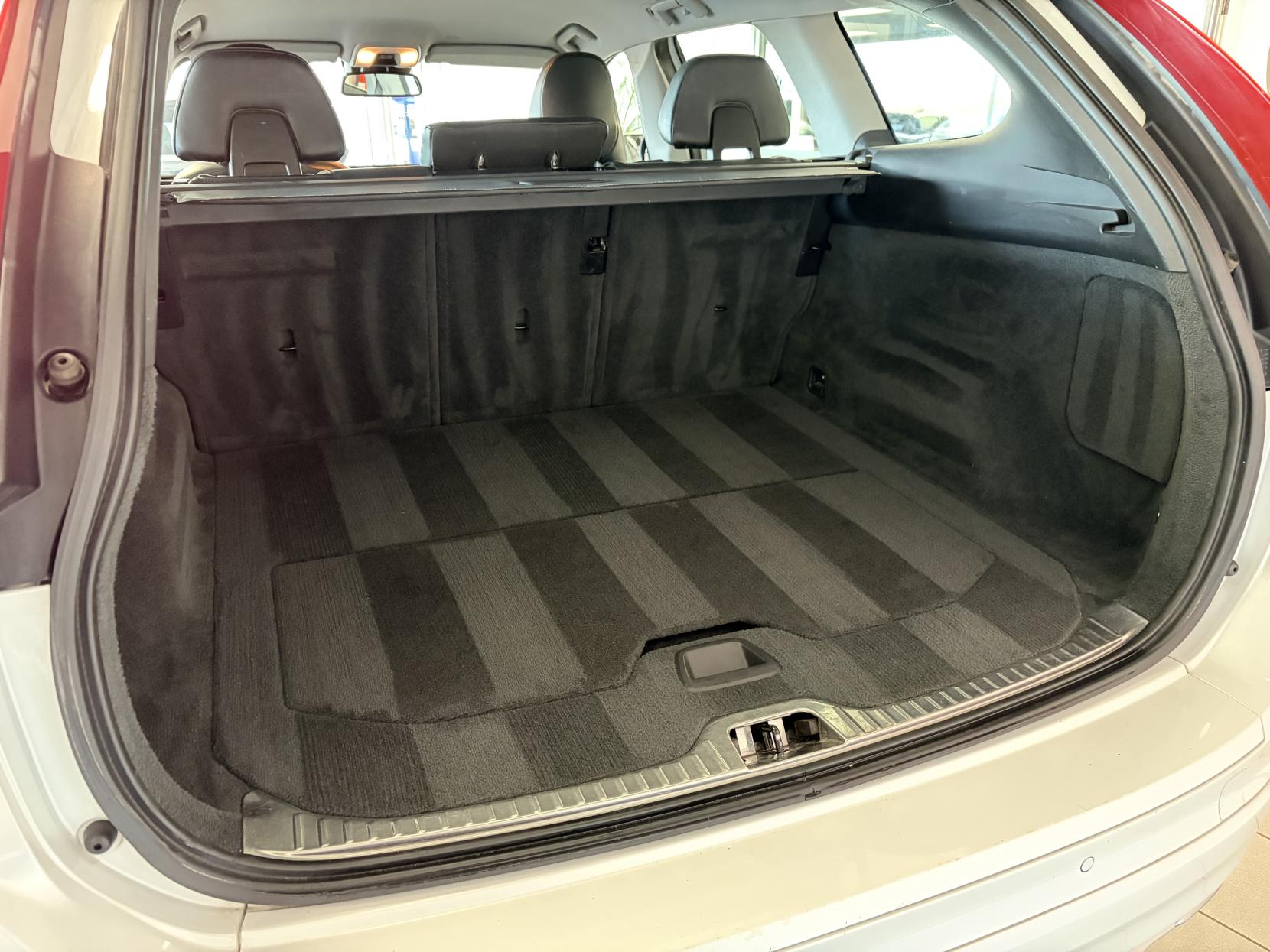 Volvo XC60 2.4 D4 SE Lux SUV 5dr Diesel Geartronic AWD Euro 5 (163 ps)