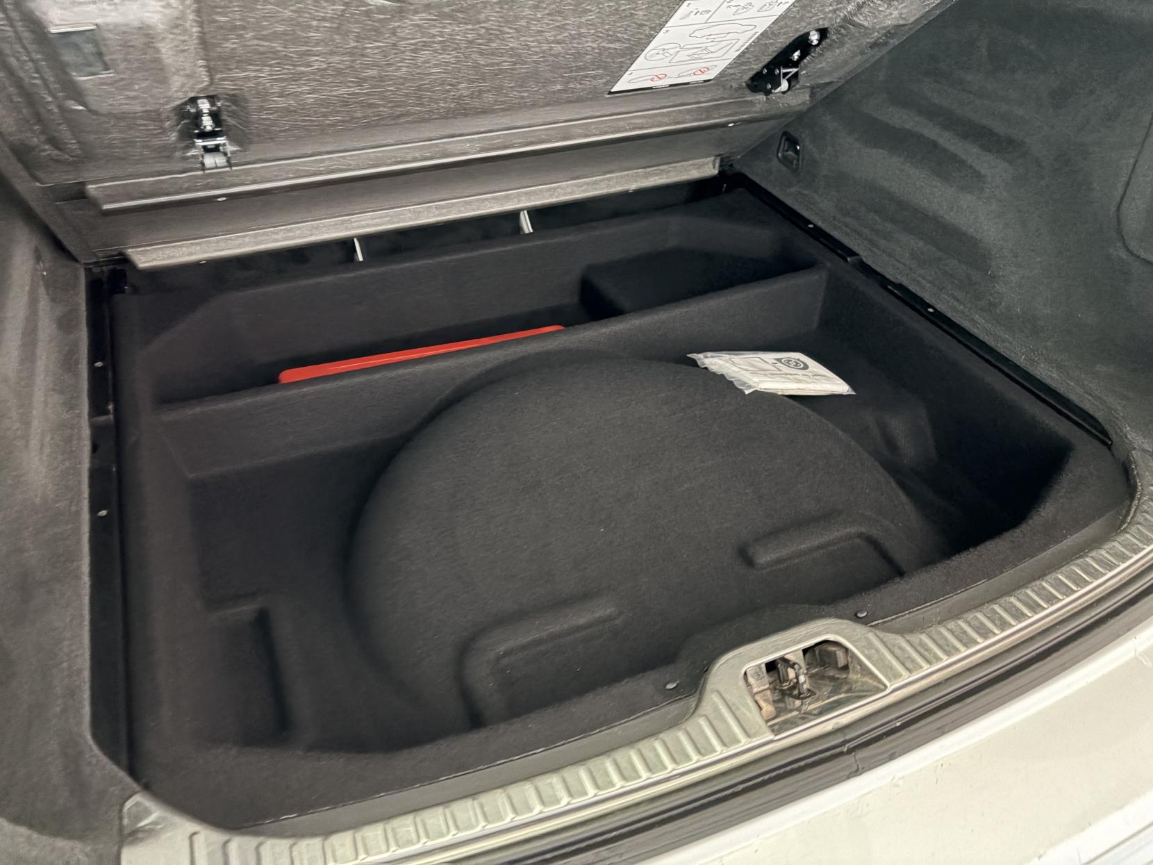 Volvo XC60 2.4 D4 SE Lux SUV 5dr Diesel Geartronic AWD Euro 5 (163 ps)