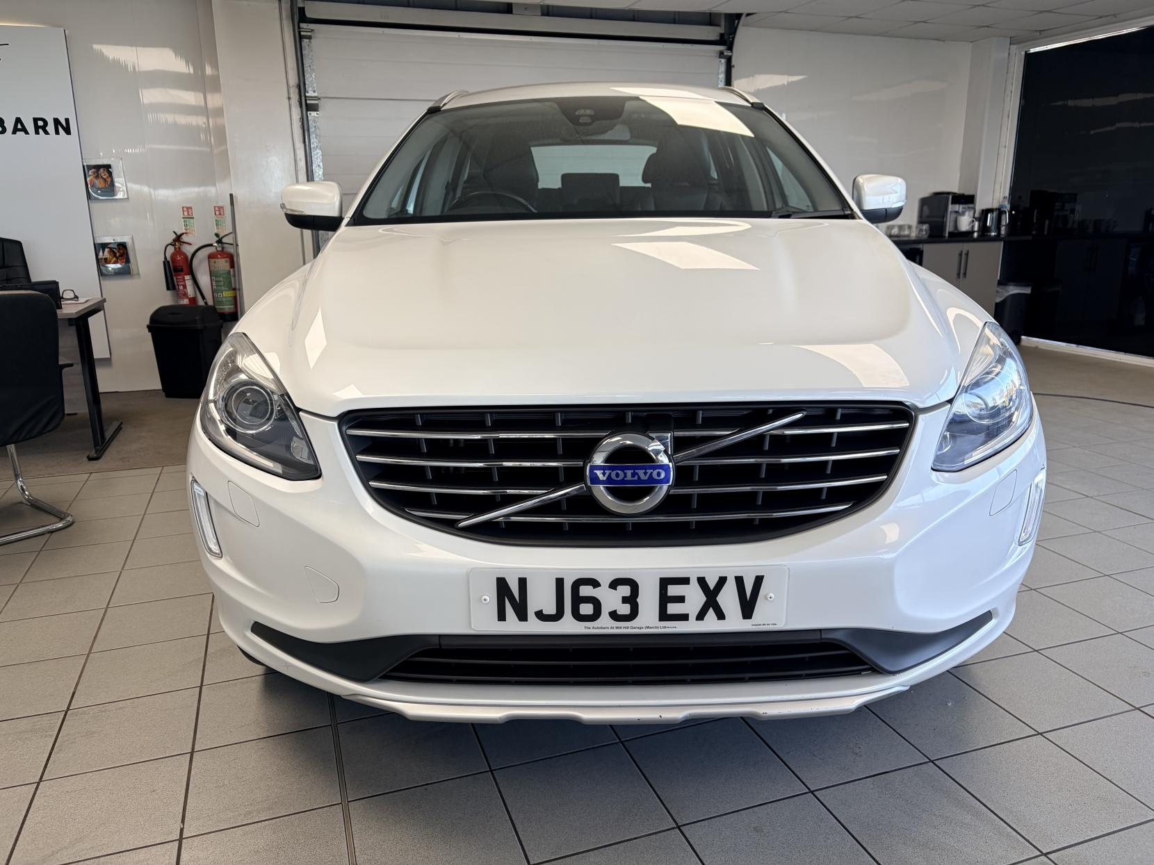 Volvo XC60 2.4 D4 SE Lux SUV 5dr Diesel Geartronic AWD Euro 5 (163 ps)