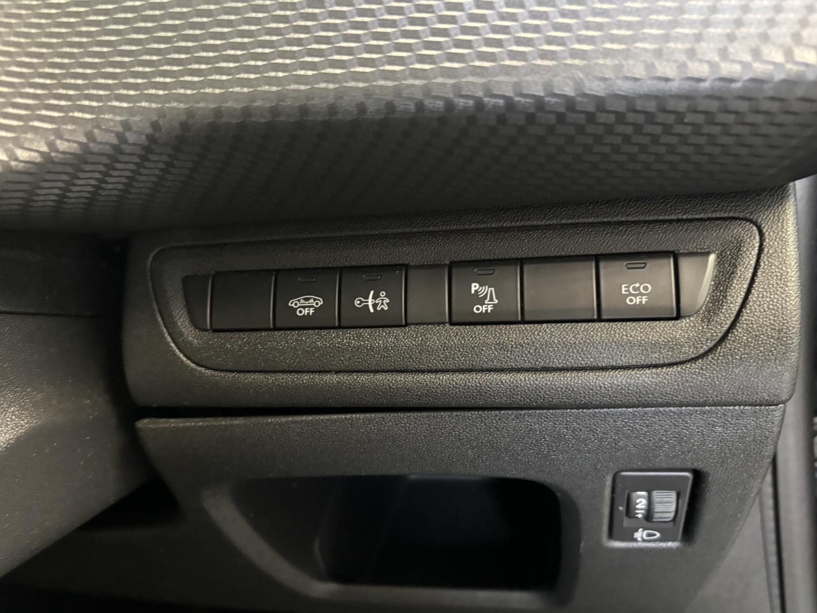 Peugeot 2008 1.2 PureTech Allure SUV 5dr Petrol Manual Euro 6 (s/s) (110 ps)