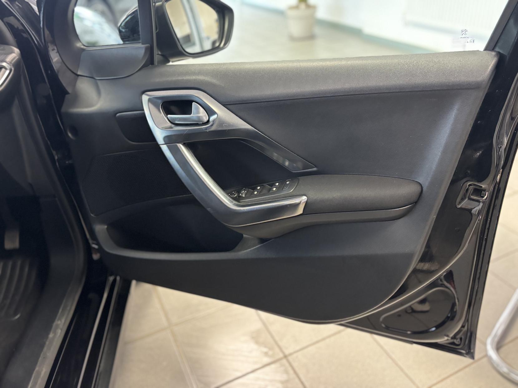 Peugeot 2008 1.2 PureTech Allure SUV 5dr Petrol Manual Euro 6 (s/s) (110 ps)