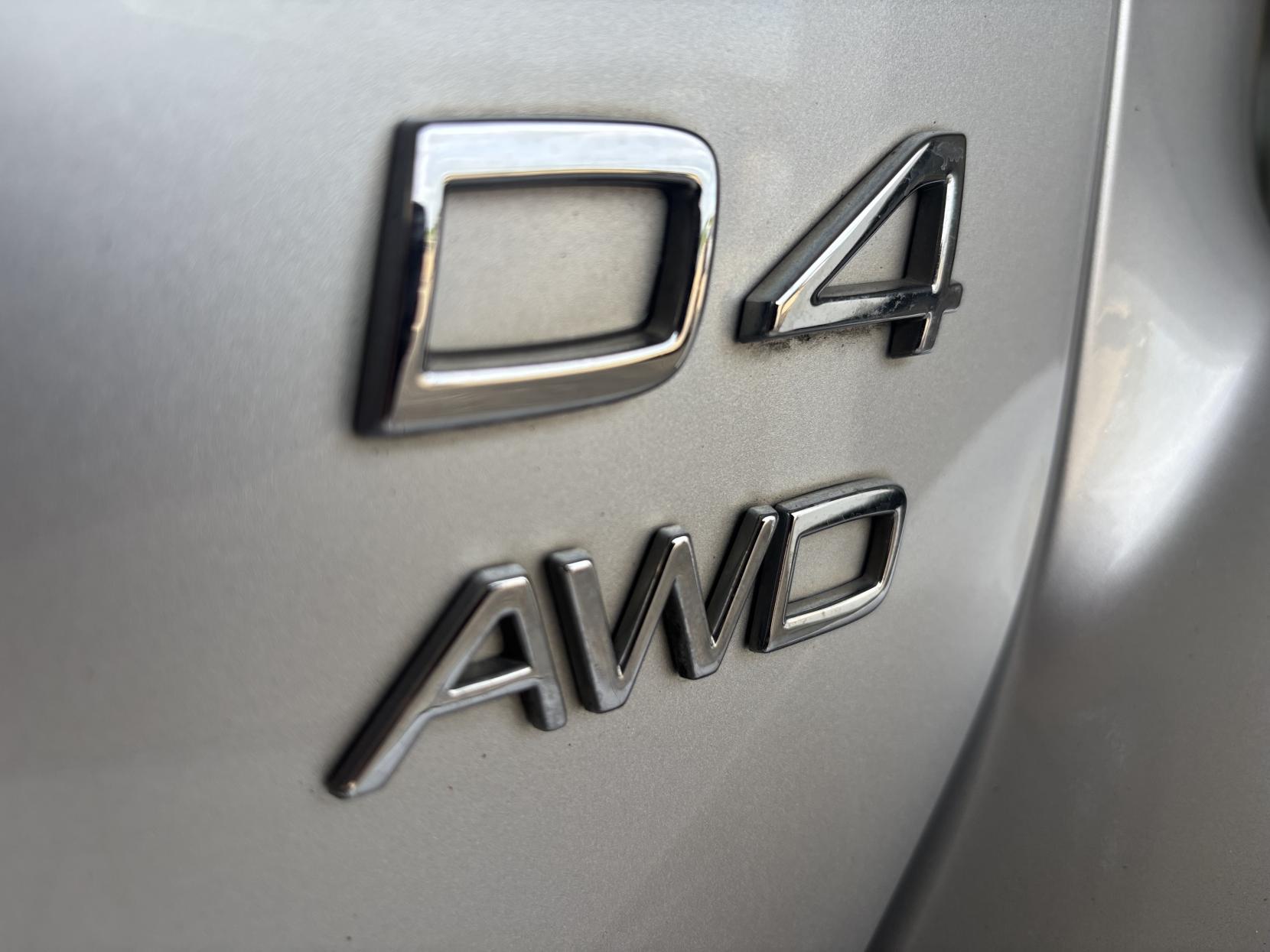 Volvo XC60 2.4 D4 SE Lux Nav SUV 5dr Diesel Geartronic AWD Euro 5 (181 ps)