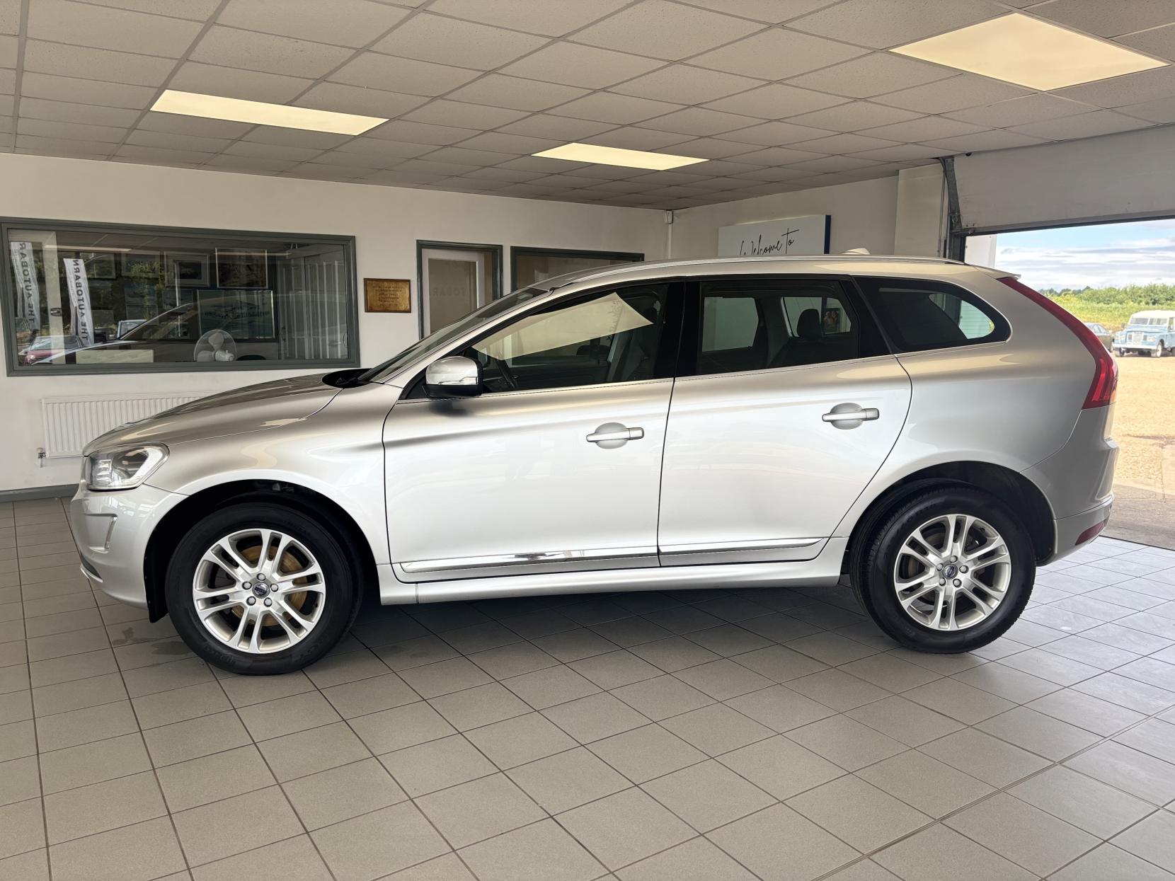 Volvo XC60 2.4 D4 SE Lux Nav SUV 5dr Diesel Geartronic AWD Euro 5 (181 ps)