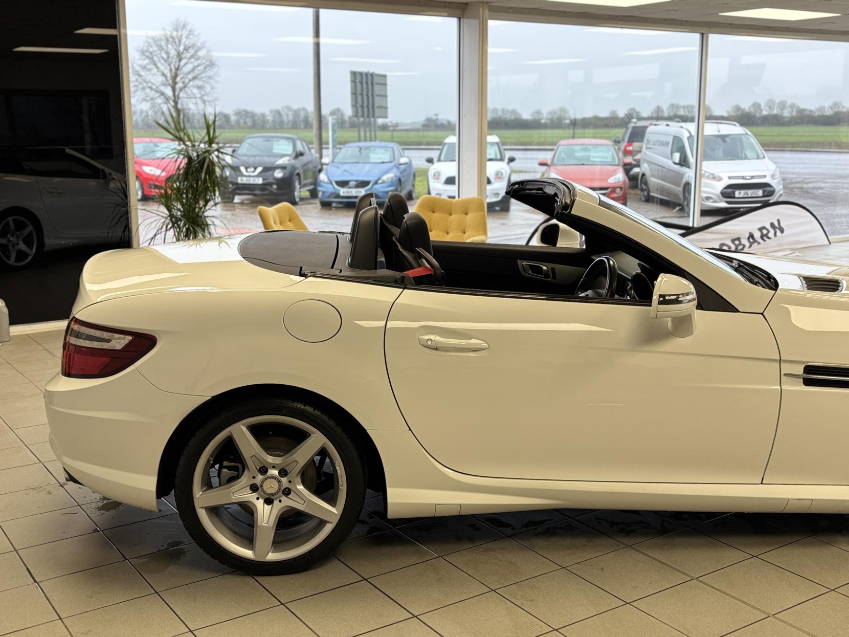 Mercedes-Benz SLK 2.1 SLK250d AMG Sport Convertible 2dr Diesel G-Tronic Euro 6 (s/s) (204 ps)