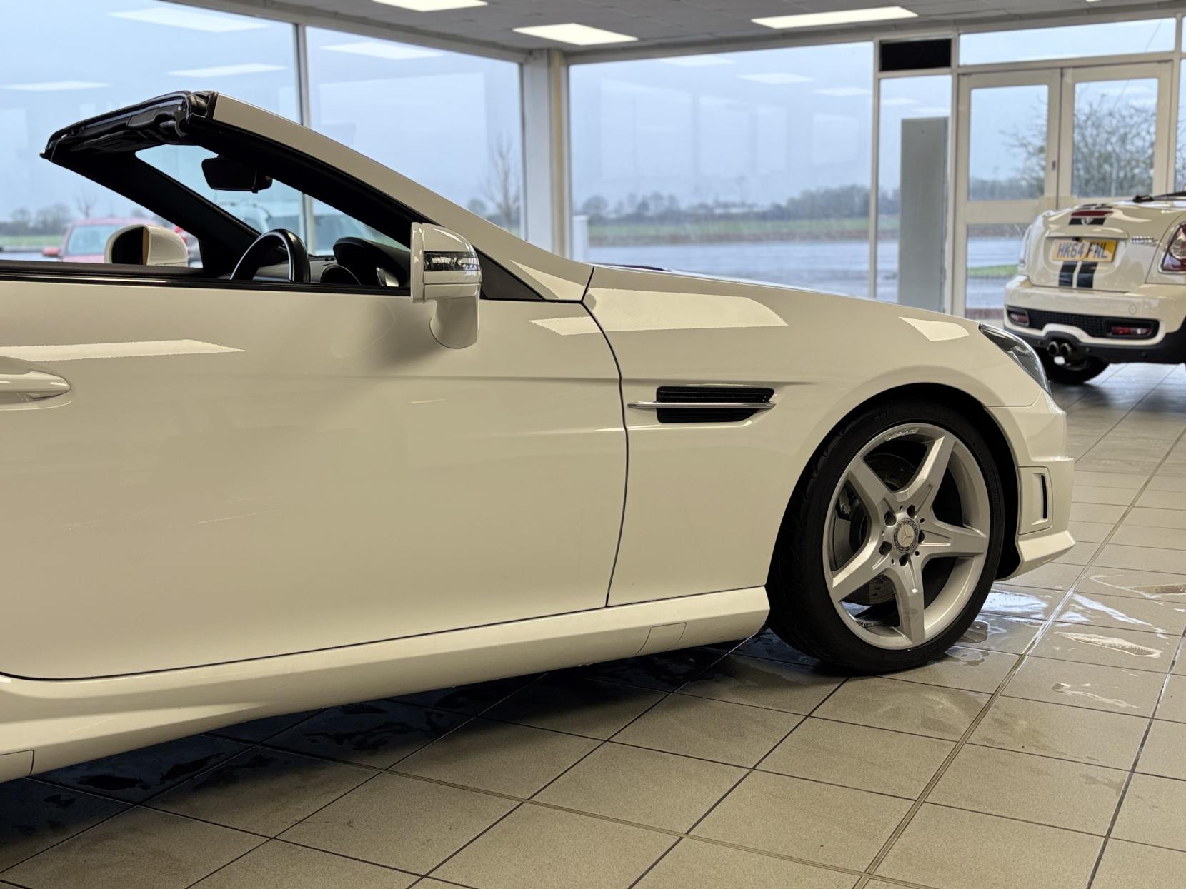 Mercedes-Benz SLK 2.1 SLK250d AMG Sport Convertible 2dr Diesel G-Tronic Euro 6 (s/s) (204 ps)