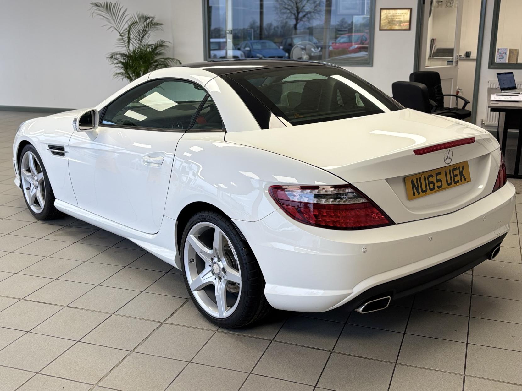 Mercedes-Benz SLK 2.1 SLK250d AMG Sport Convertible 2dr Diesel G-Tronic Euro 6 (s/s) (204 ps)