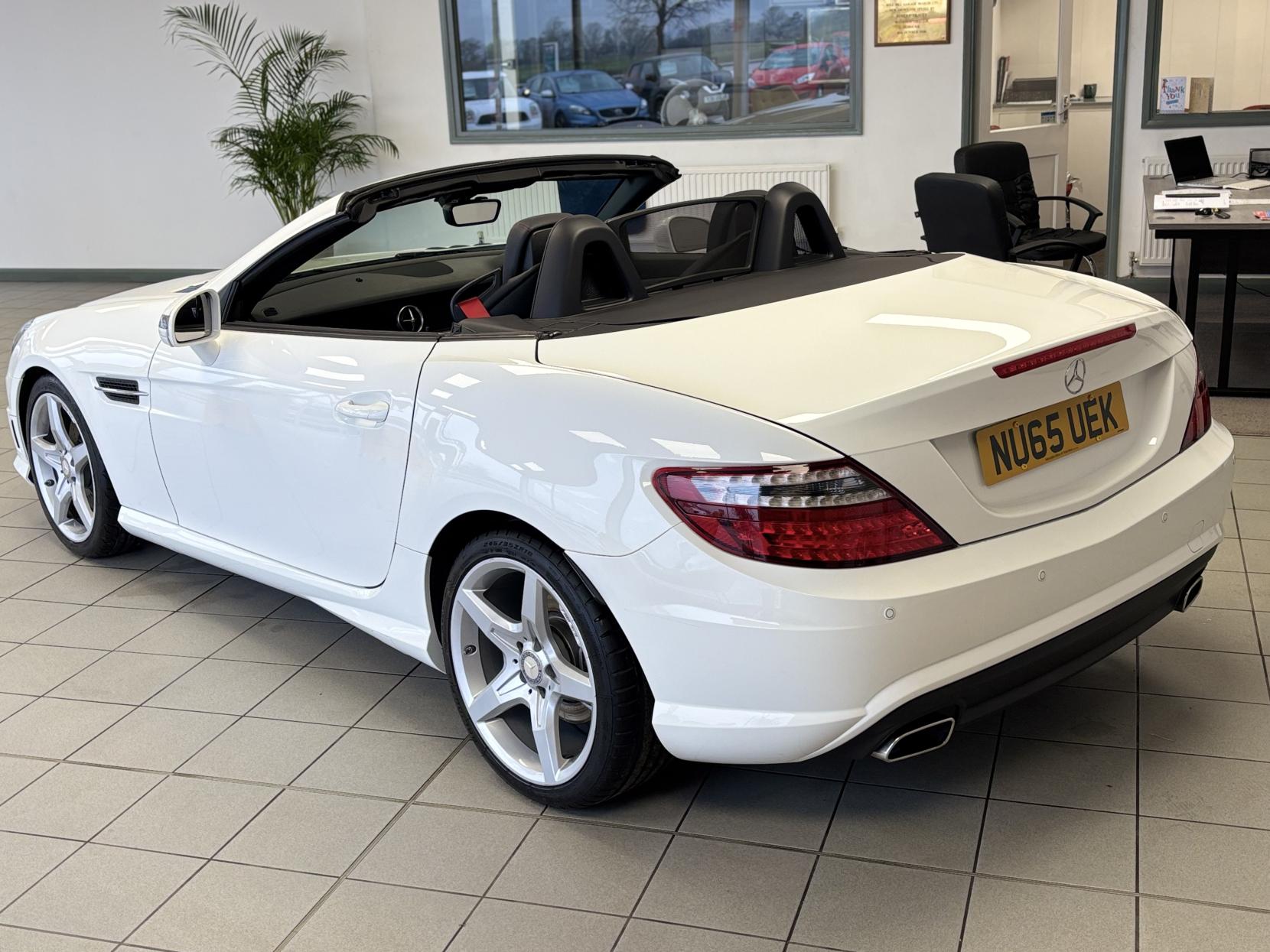 Mercedes-Benz SLK 2.1 SLK250d AMG Sport Convertible 2dr Diesel G-Tronic Euro 6 (s/s) (204 ps)