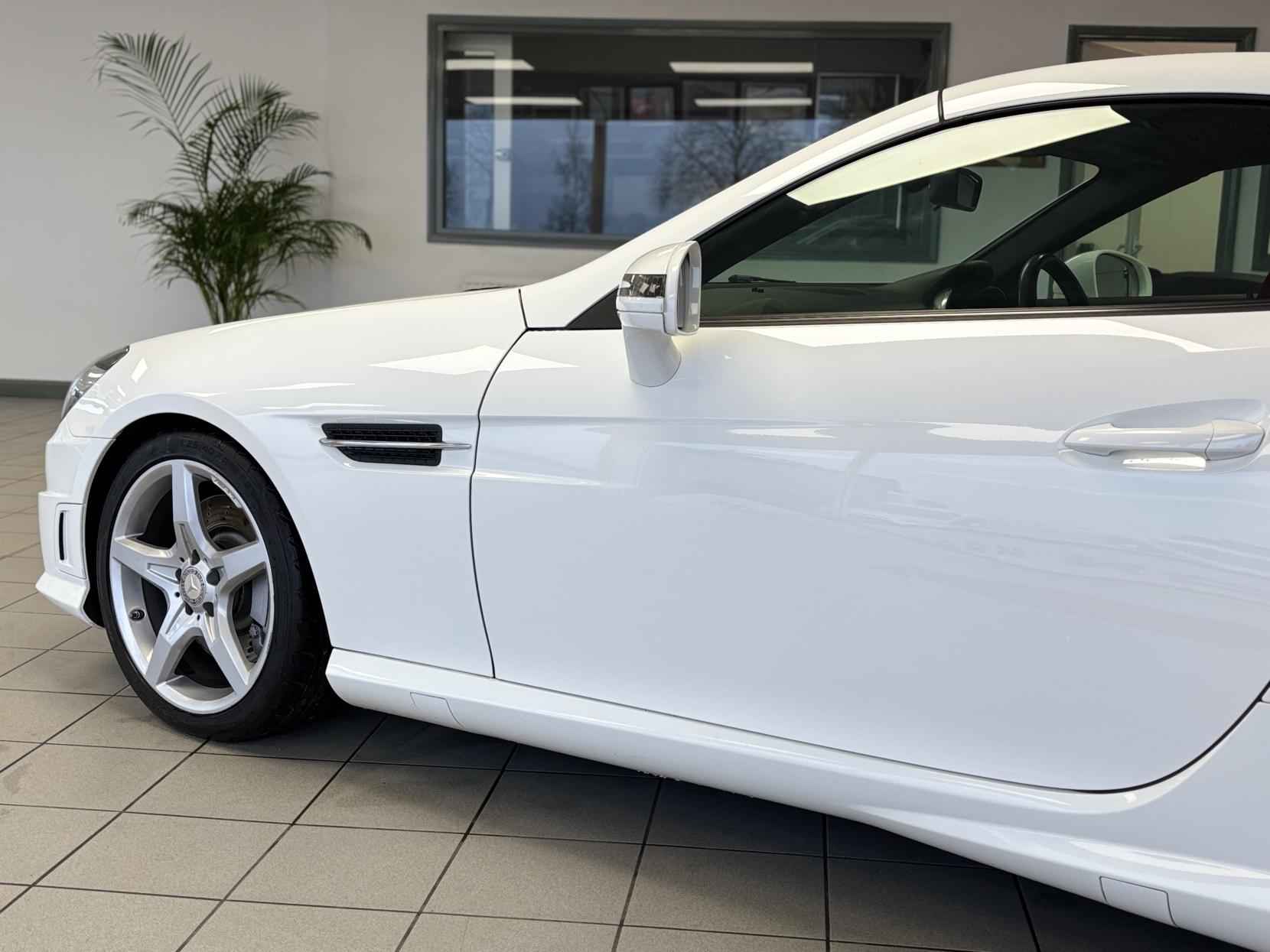 Mercedes-Benz SLK 2.1 SLK250d AMG Sport Convertible 2dr Diesel G-Tronic Euro 6 (s/s) (204 ps)