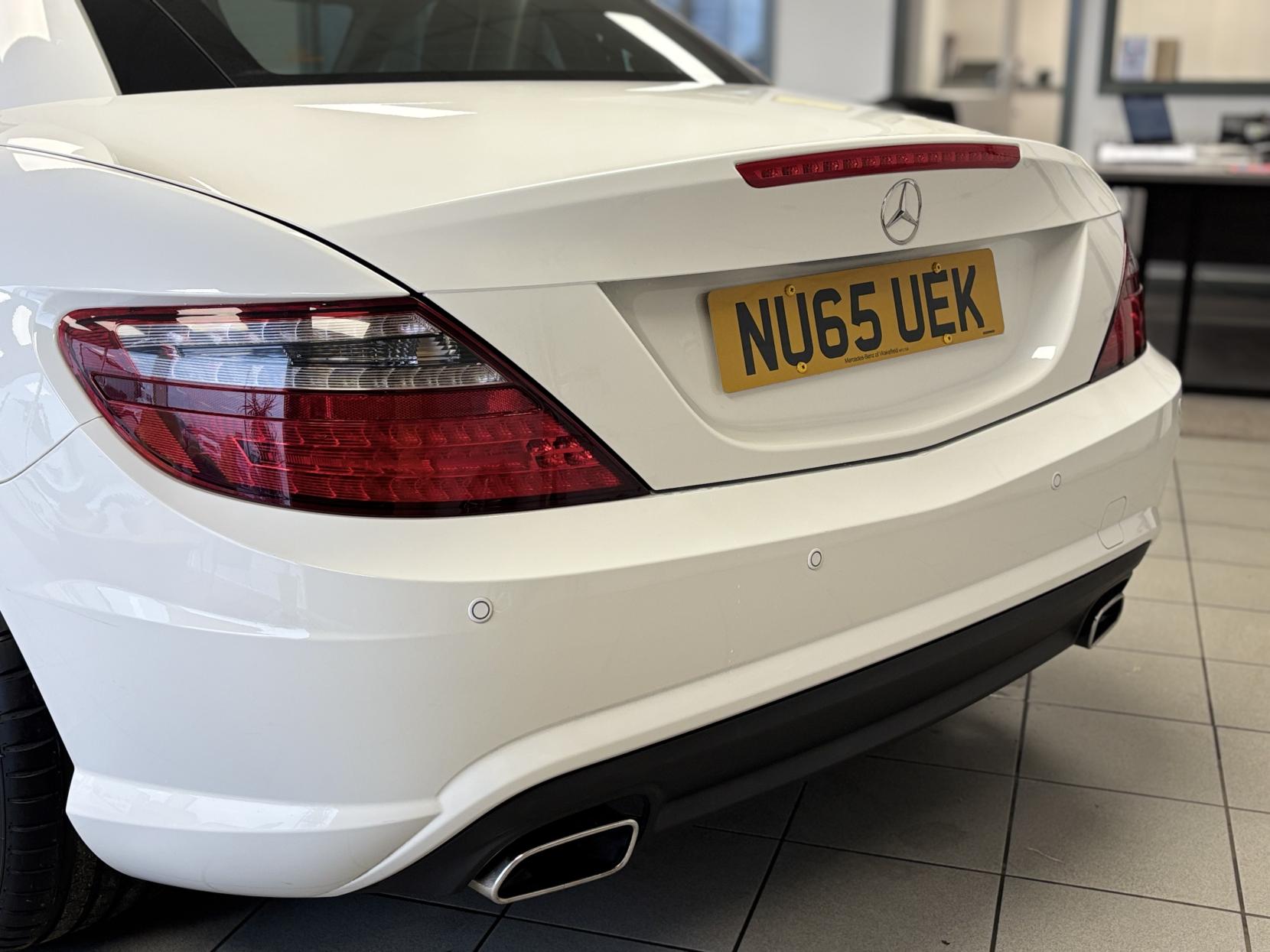 Mercedes-Benz SLK 2.1 SLK250d AMG Sport Convertible 2dr Diesel G-Tronic Euro 6 (s/s) (204 ps)