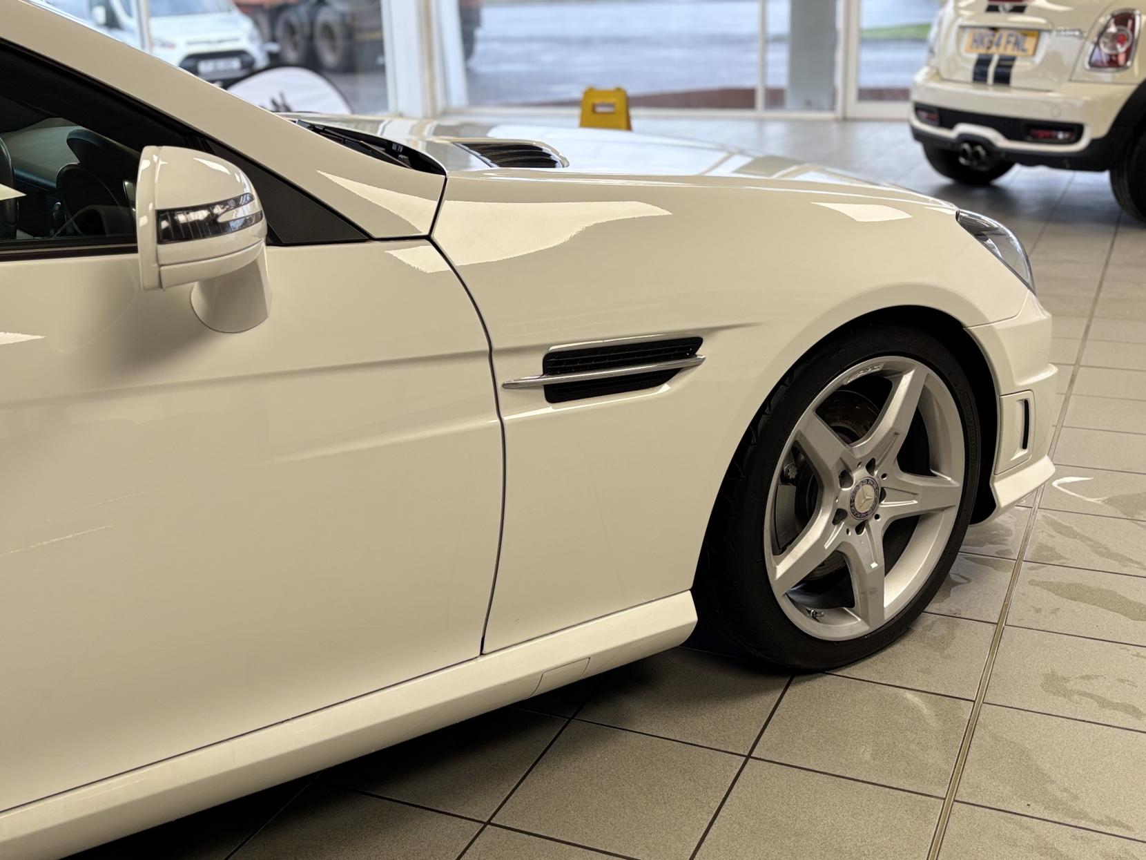 Mercedes-Benz SLK 2.1 SLK250d AMG Sport Convertible 2dr Diesel G-Tronic Euro 6 (s/s) (204 ps)