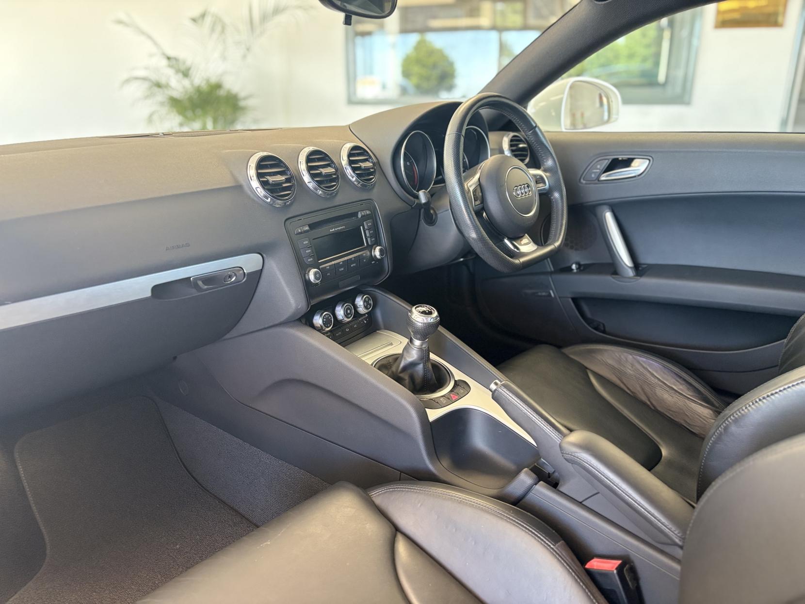 Audi TT 2.0 TFSI Black Edition Coupe 3dr Petrol Manual Euro 5 (s/s) (211 ps)