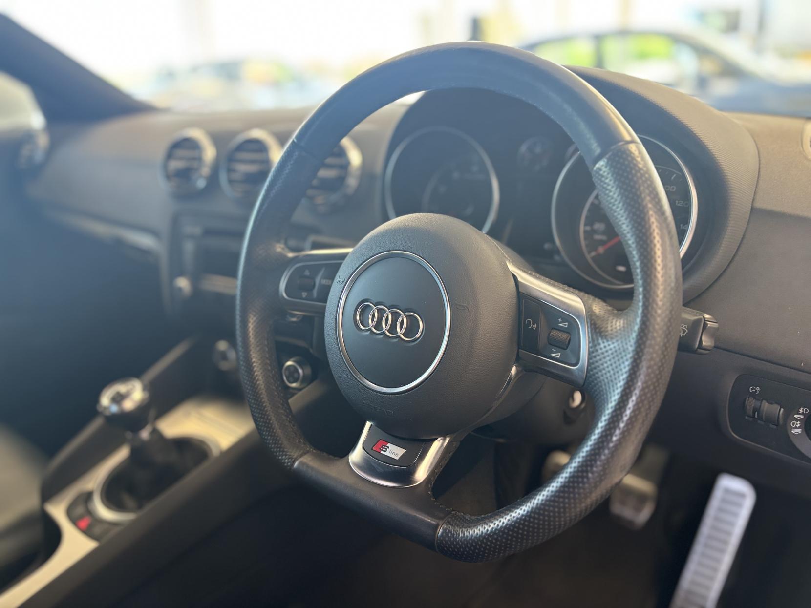 Audi TT 2.0 TFSI Black Edition Coupe 3dr Petrol Manual Euro 5 (s/s) (211 ps)