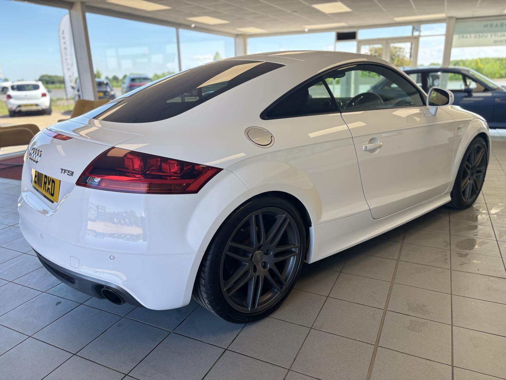 Audi TT 2.0 TFSI Black Edition Coupe 3dr Petrol Manual Euro 5 (s/s) (211 ps)