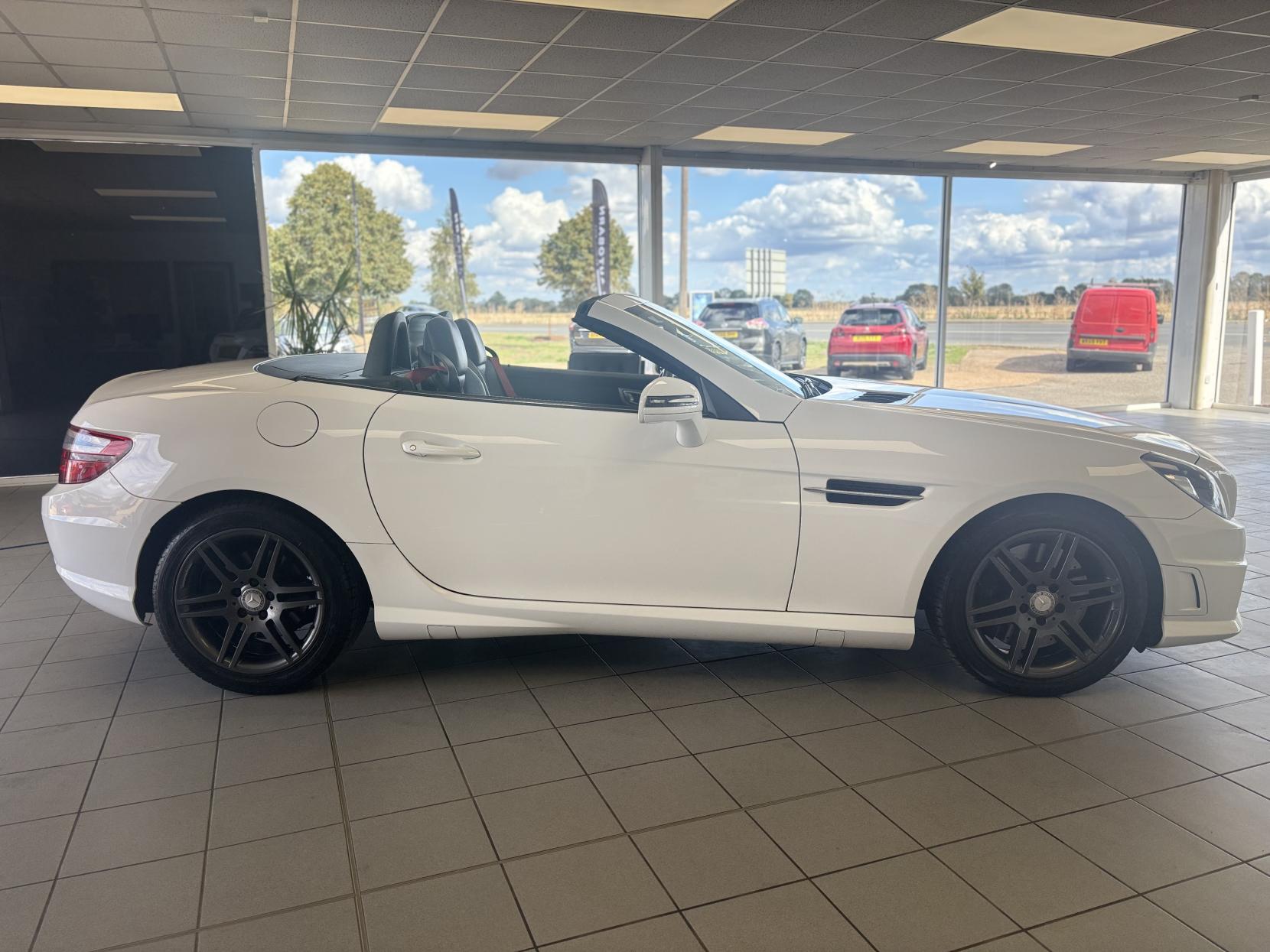 Mercedes-Benz SLK 2.1 SLK250 CDI AMG Sport Convertible 2dr Diesel G-Tronic+ Euro 5 (s/s) (204 ps)