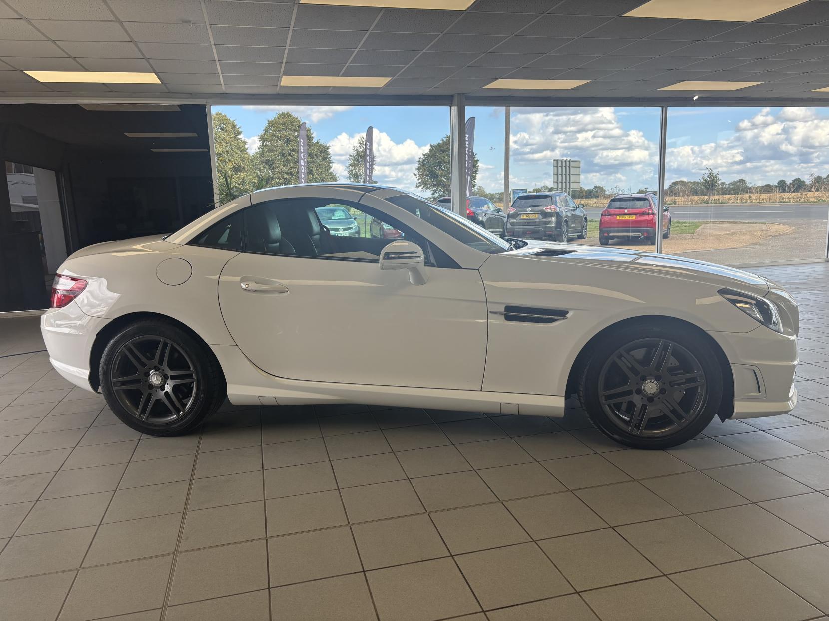 Mercedes-Benz SLK 2.1 SLK250 CDI AMG Sport Convertible 2dr Diesel G-Tronic+ Euro 5 (s/s) (204 ps)