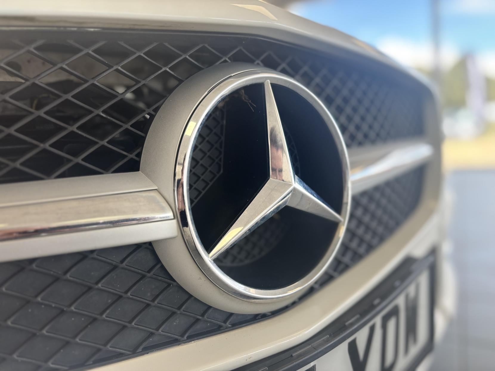 Mercedes-Benz SLK 2.1 SLK250 CDI AMG Sport Convertible 2dr Diesel G-Tronic+ Euro 5 (s/s) (204 ps)