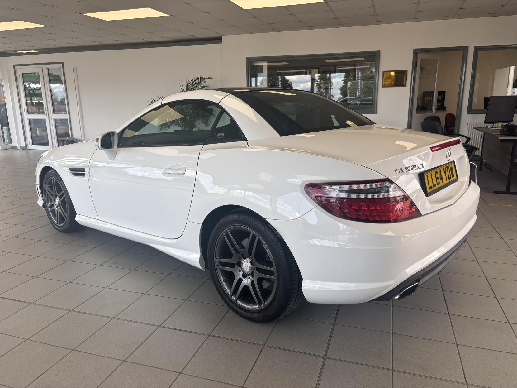 Mercedes-Benz SLK 2.1 SLK250 CDI AMG Sport Convertible 2dr Diesel G-Tronic+ Euro 5 (s/s) (204 ps)