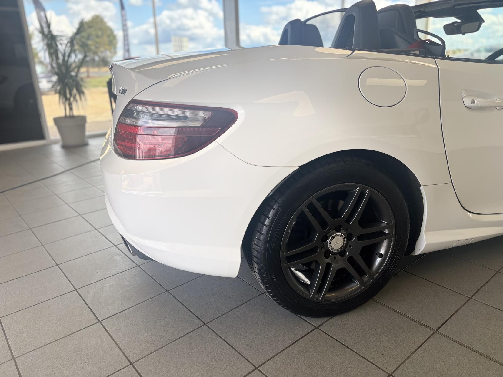 Mercedes-Benz SLK 2.1 SLK250 CDI AMG Sport Convertible 2dr Diesel G-Tronic+ Euro 5 (s/s) (204 ps)