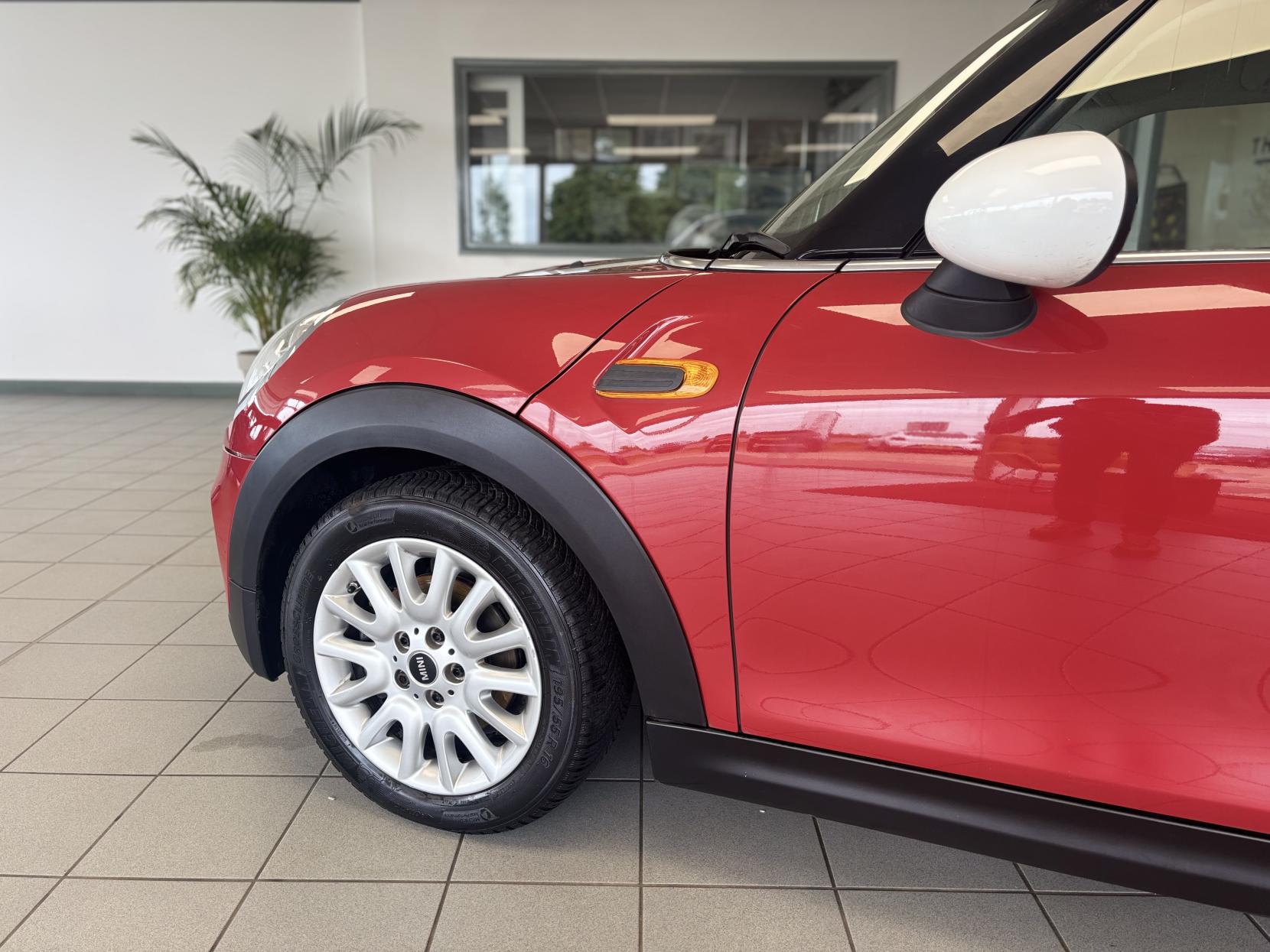 MINI Hatch 1.5 Cooper D Hatchback 3dr Diesel Manual Euro 6 (s/s) (116 ps)