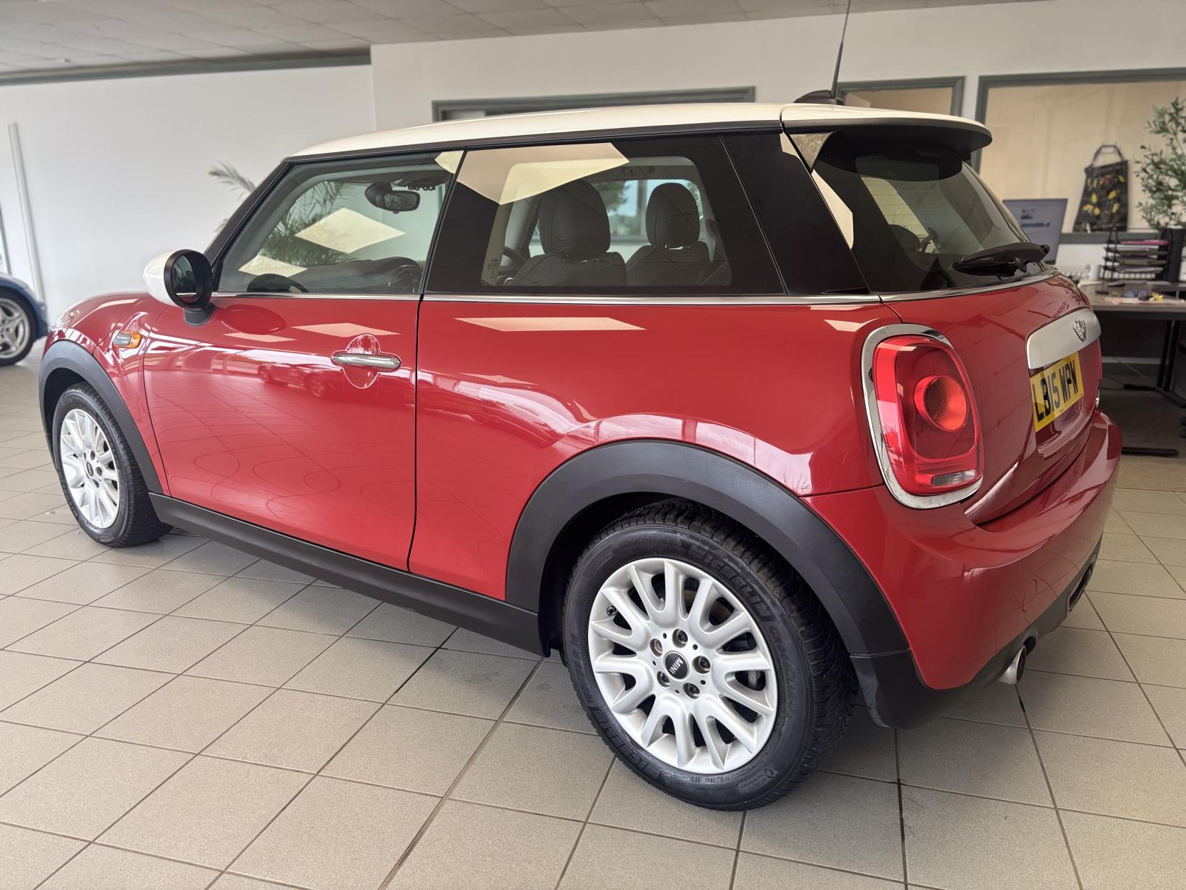 MINI Hatch 1.5 Cooper D Hatchback 3dr Diesel Manual Euro 6 (s/s) (116 ps)