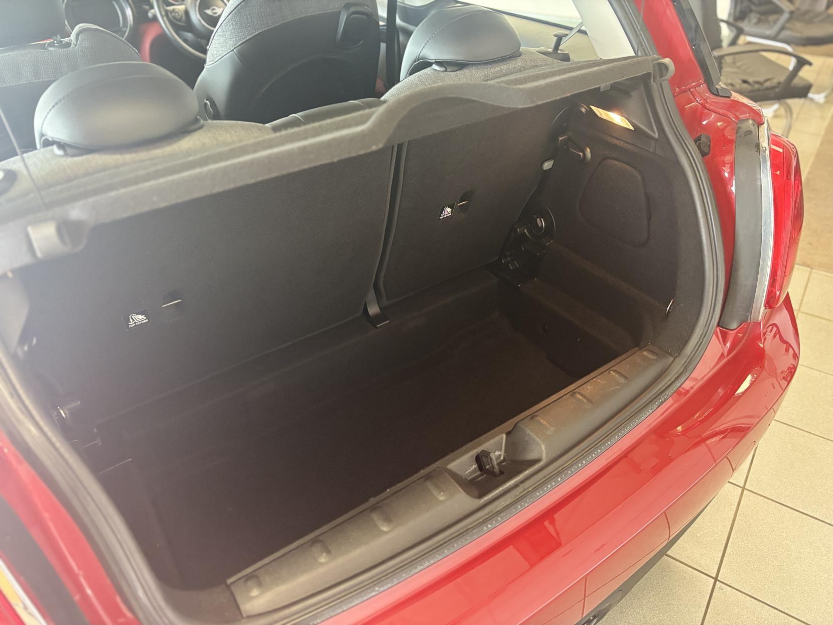 MINI Hatch 1.5 Cooper D Hatchback 3dr Diesel Manual Euro 6 (s/s) (116 ps)