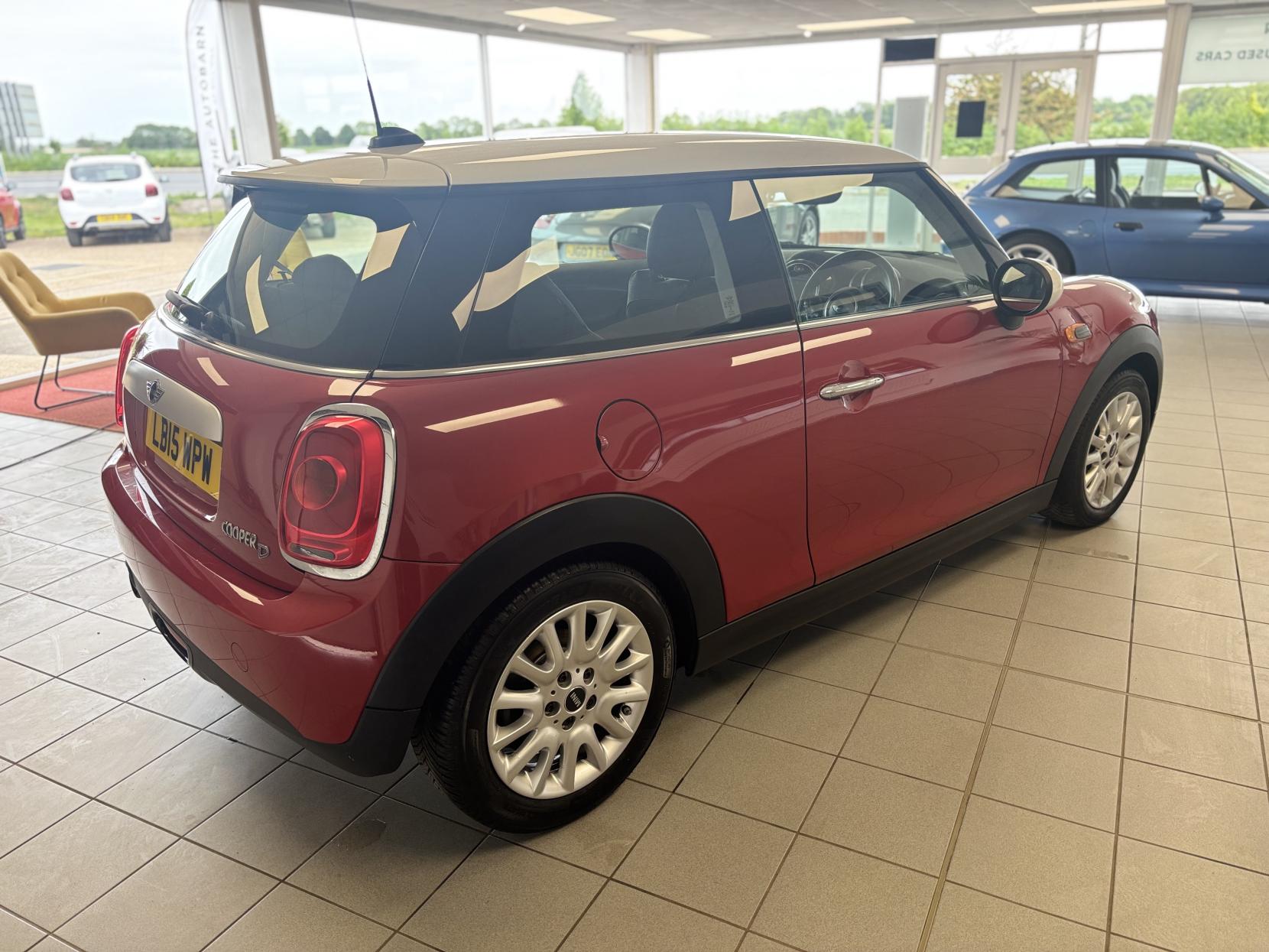 MINI Hatch 1.5 Cooper D Hatchback 3dr Diesel Manual Euro 6 (s/s) (116 ps)