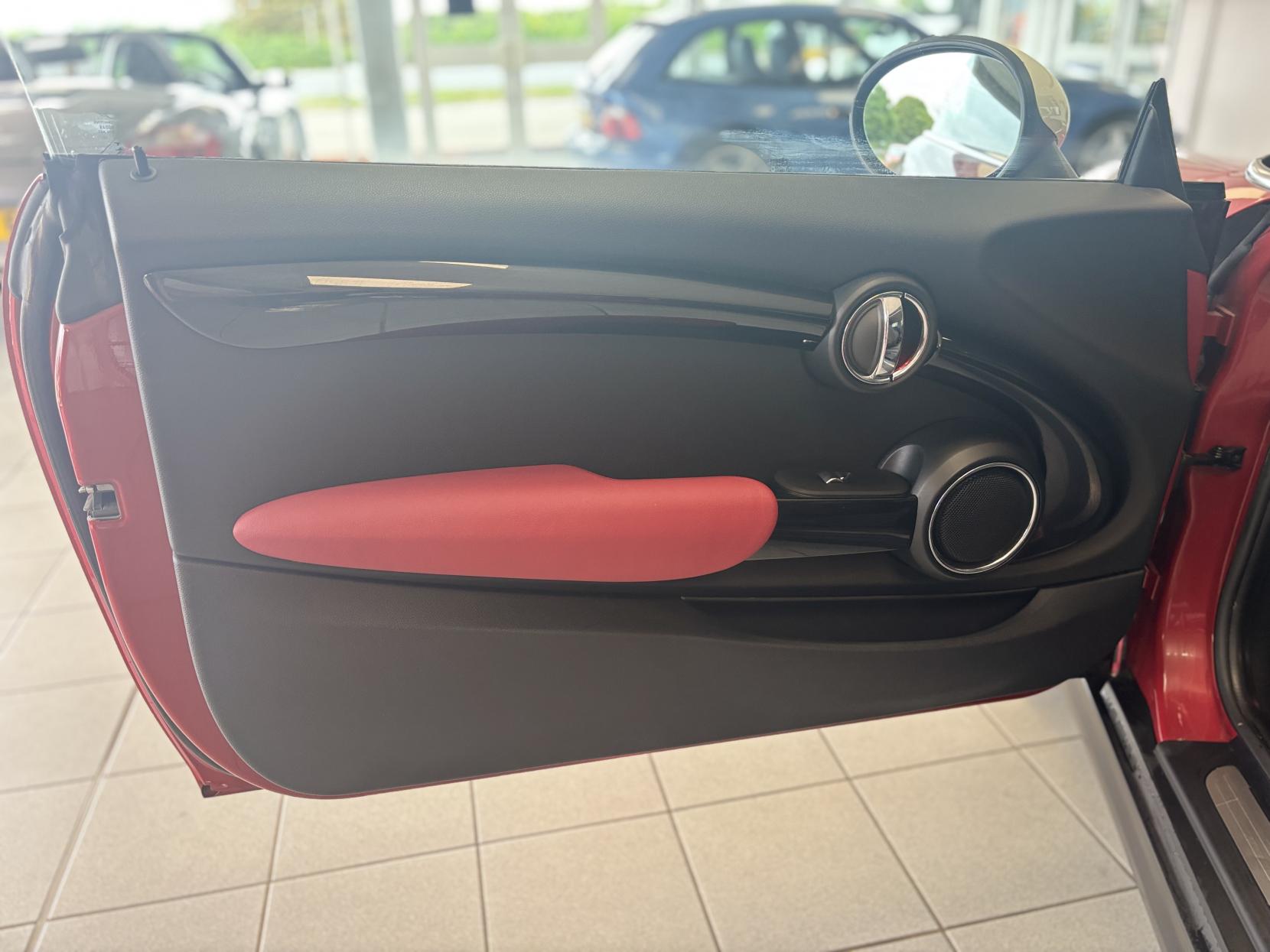 MINI Hatch 1.5 Cooper D Hatchback 3dr Diesel Manual Euro 6 (s/s) (116 ps)