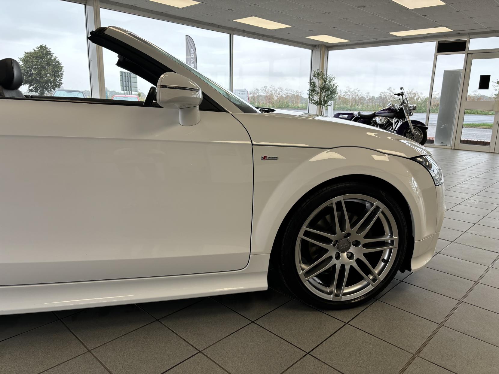 Audi TT 2.0 TFSI S line Roadster 2dr Petrol Manual Euro 5 (s/s) (211 ps)