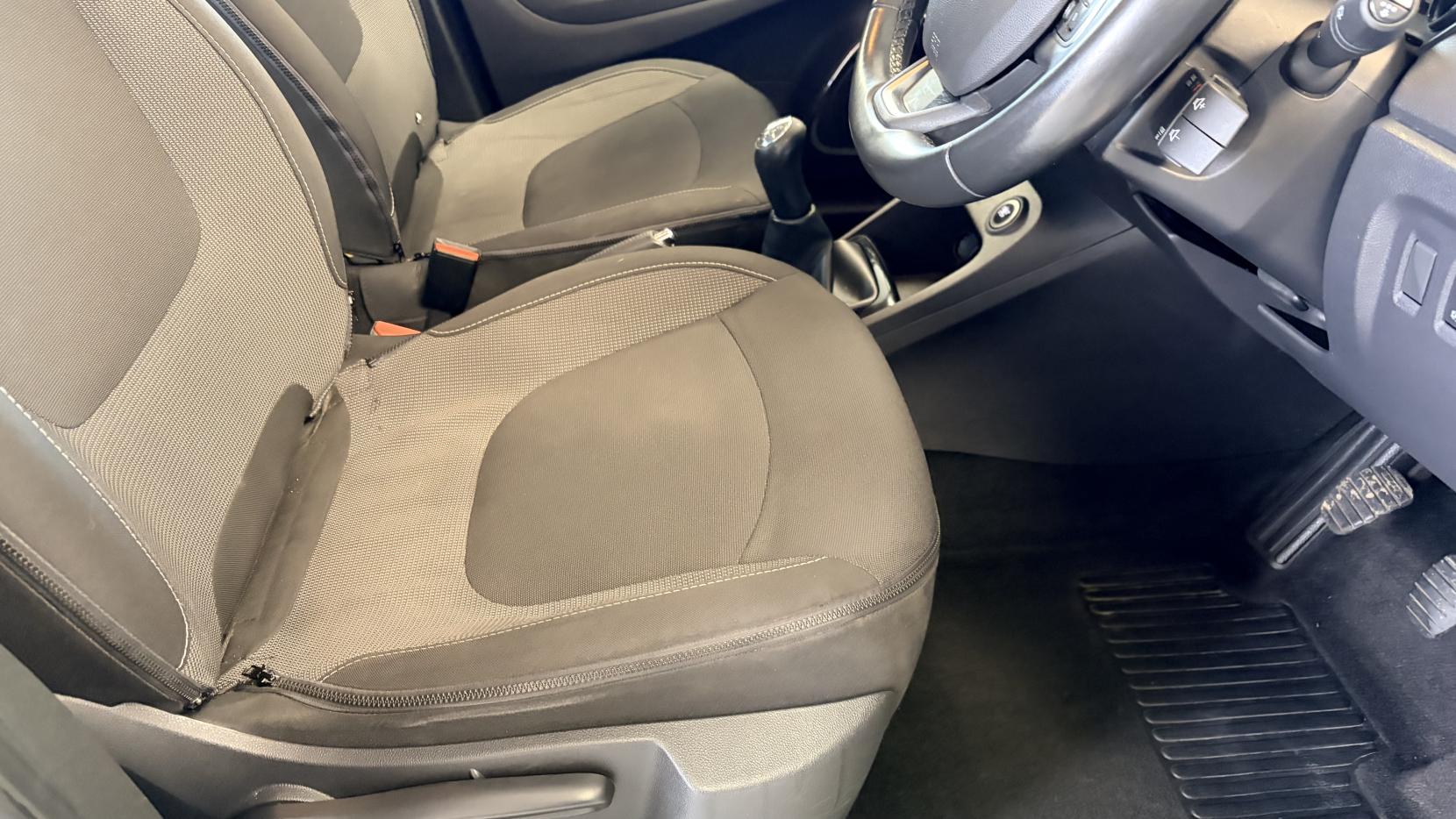 Renault Captur 0.9 TCe ENERGY Dynamique Nav SUV 5dr Petrol Manual Euro 6 (s/s) (90 ps)