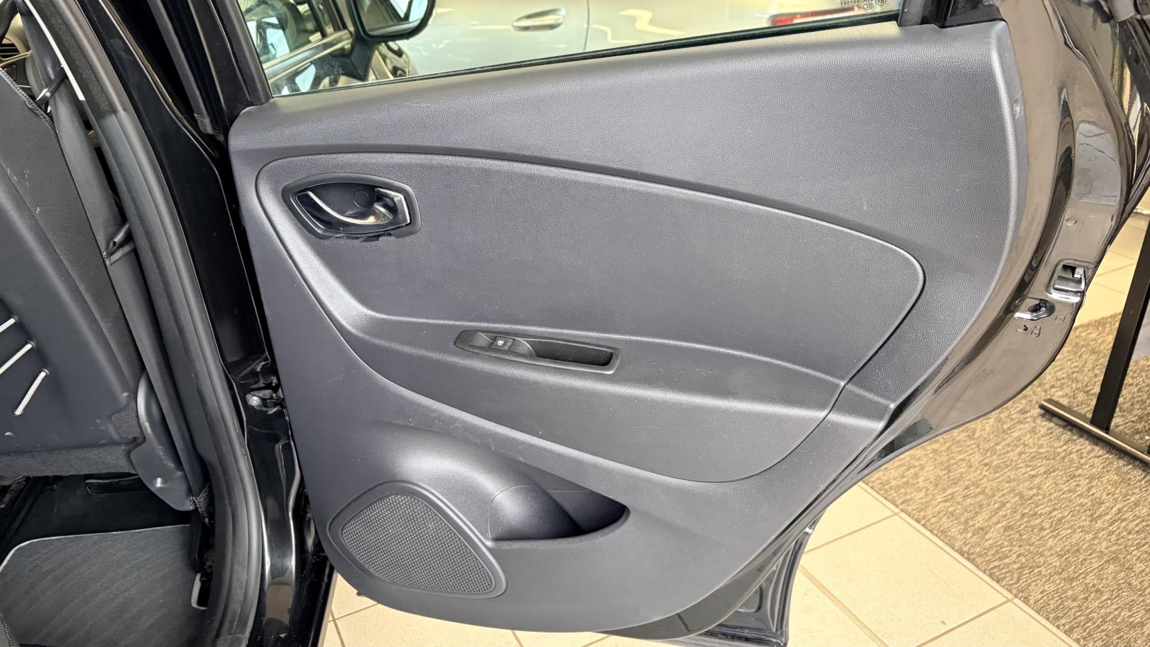 Renault Captur 0.9 TCe ENERGY Dynamique Nav SUV 5dr Petrol Manual Euro 6 (s/s) (90 ps)