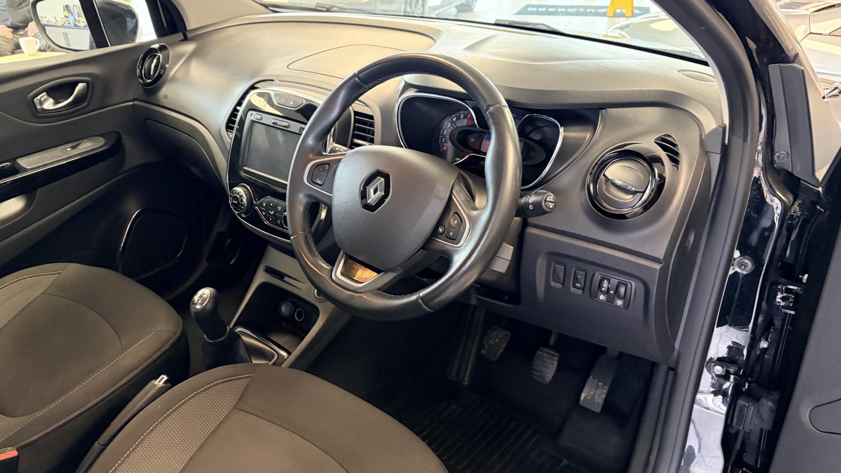 Renault Captur 0.9 TCe ENERGY Dynamique Nav SUV 5dr Petrol Manual Euro 6 (s/s) (90 ps)