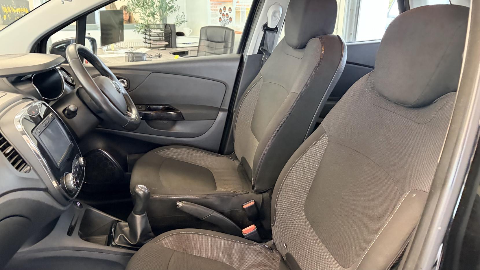 Renault Captur 0.9 TCe ENERGY Dynamique Nav SUV 5dr Petrol Manual Euro 6 (s/s) (90 ps)