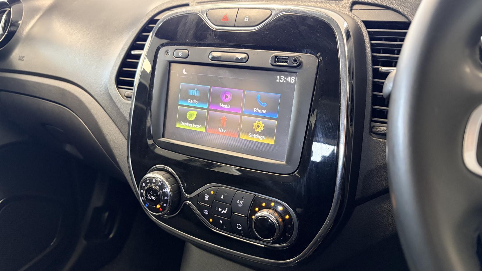 Renault Captur 0.9 TCe ENERGY Dynamique Nav SUV 5dr Petrol Manual Euro 6 (s/s) (90 ps)