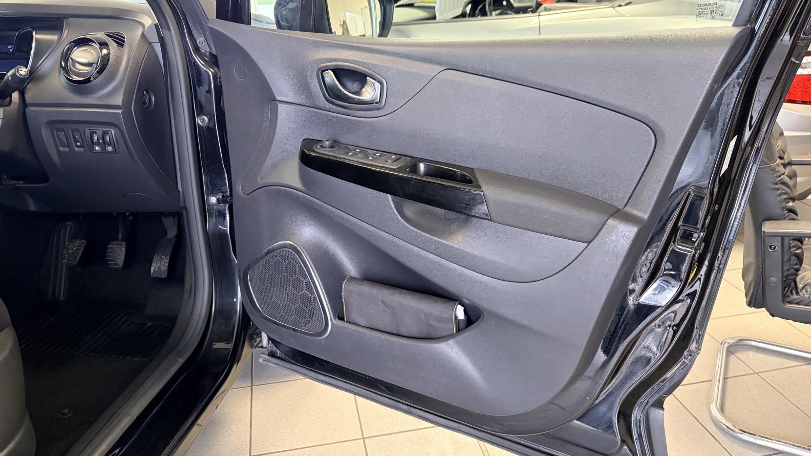 Renault Captur 0.9 TCe ENERGY Dynamique Nav SUV 5dr Petrol Manual Euro 6 (s/s) (90 ps)