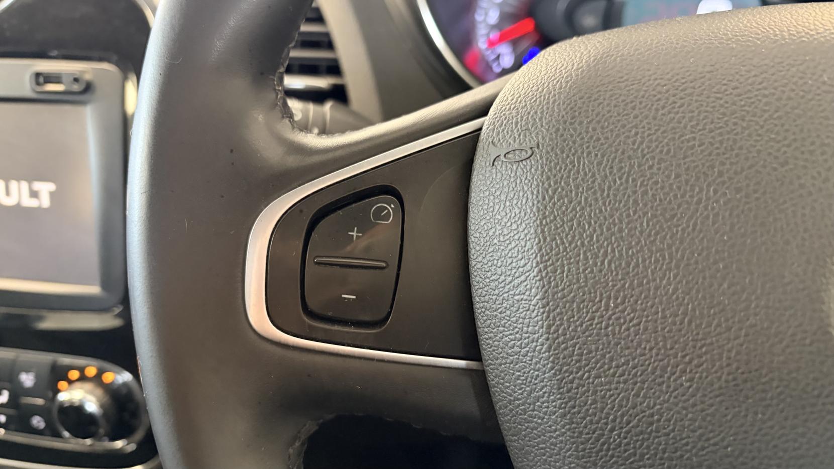 Renault Captur 0.9 TCe ENERGY Dynamique Nav SUV 5dr Petrol Manual Euro 6 (s/s) (90 ps)