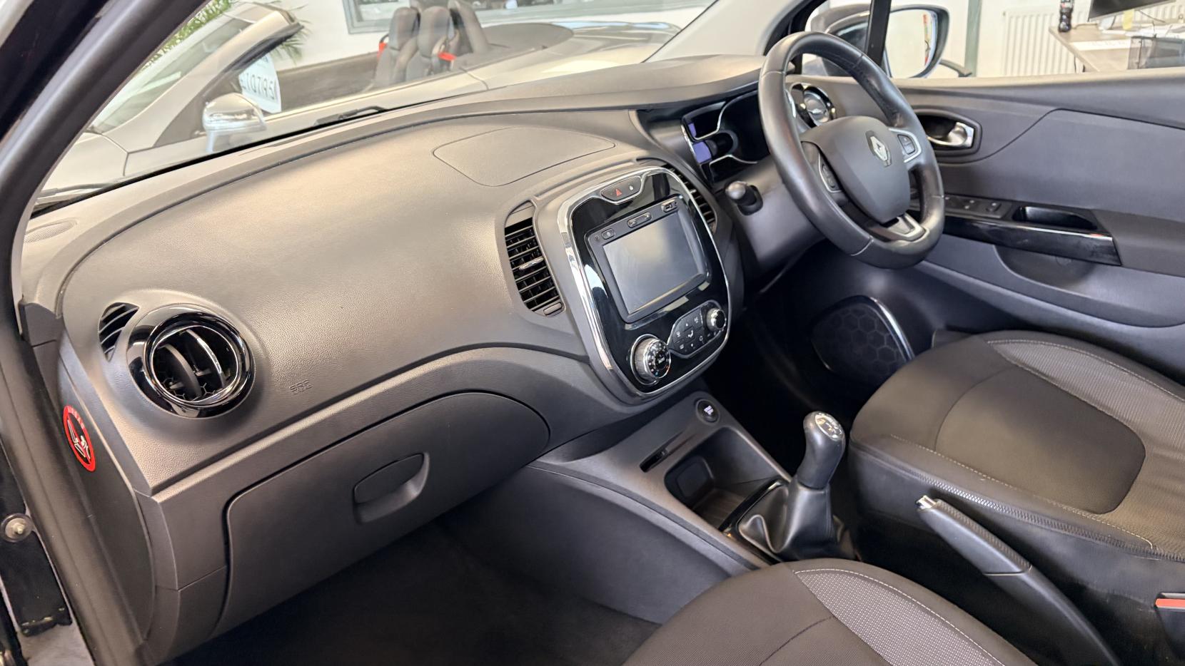 Renault Captur 0.9 TCe ENERGY Dynamique Nav SUV 5dr Petrol Manual Euro 6 (s/s) (90 ps)