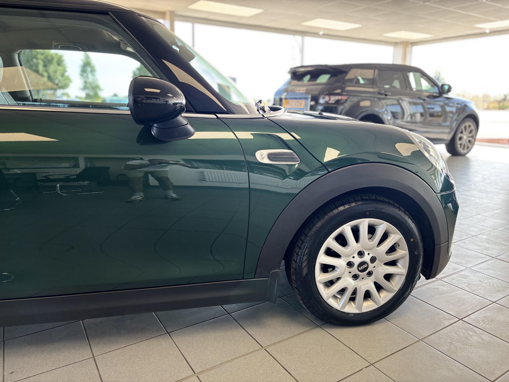 MINI Hatch 1.5 Cooper Hatchback 3dr Petrol Manual Euro 6 (s/s) (136 ps)