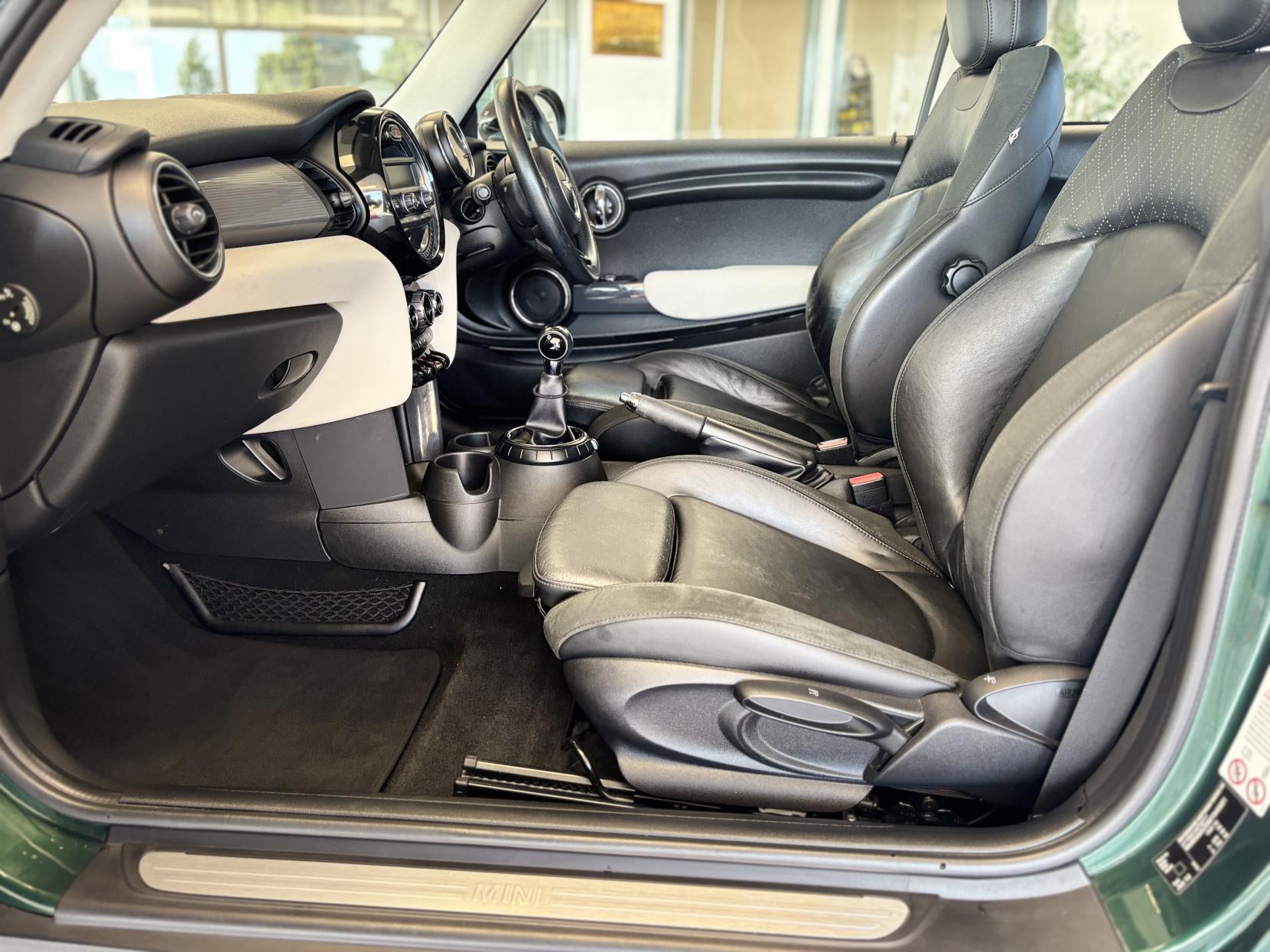 MINI Hatch 1.5 Cooper Hatchback 3dr Petrol Manual Euro 6 (s/s) (136 ps)