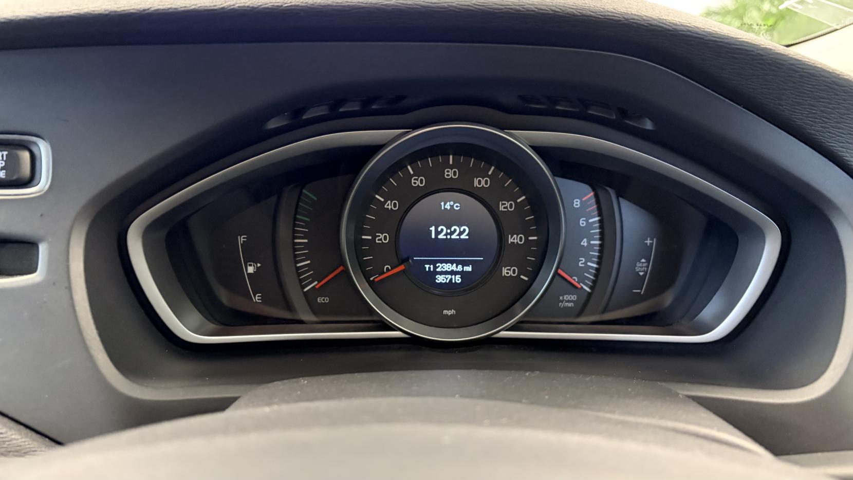 Volvo V40 2.0 T2 ES Hatchback 5dr Petrol Manual Euro 6 (s/s) (122 ps)