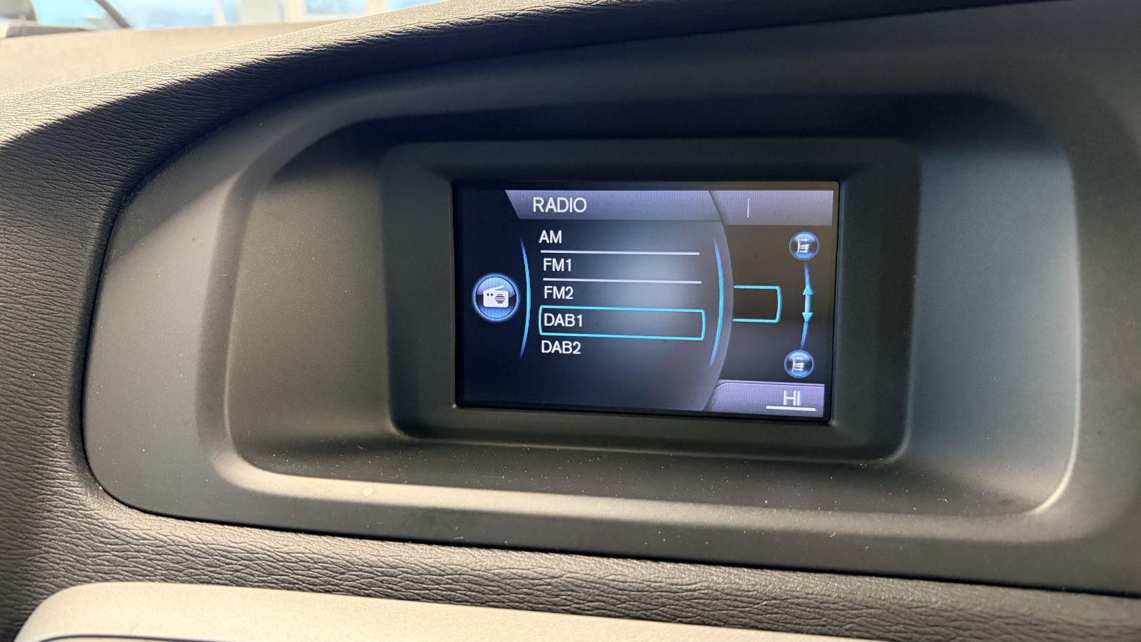 Volvo V40 2.0 T2 ES Hatchback 5dr Petrol Manual Euro 6 (s/s) (122 ps)