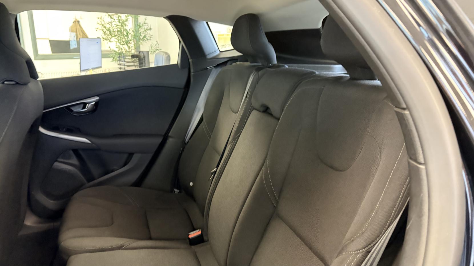 Volvo V40 2.0 T2 ES Hatchback 5dr Petrol Manual Euro 6 (s/s) (122 ps)