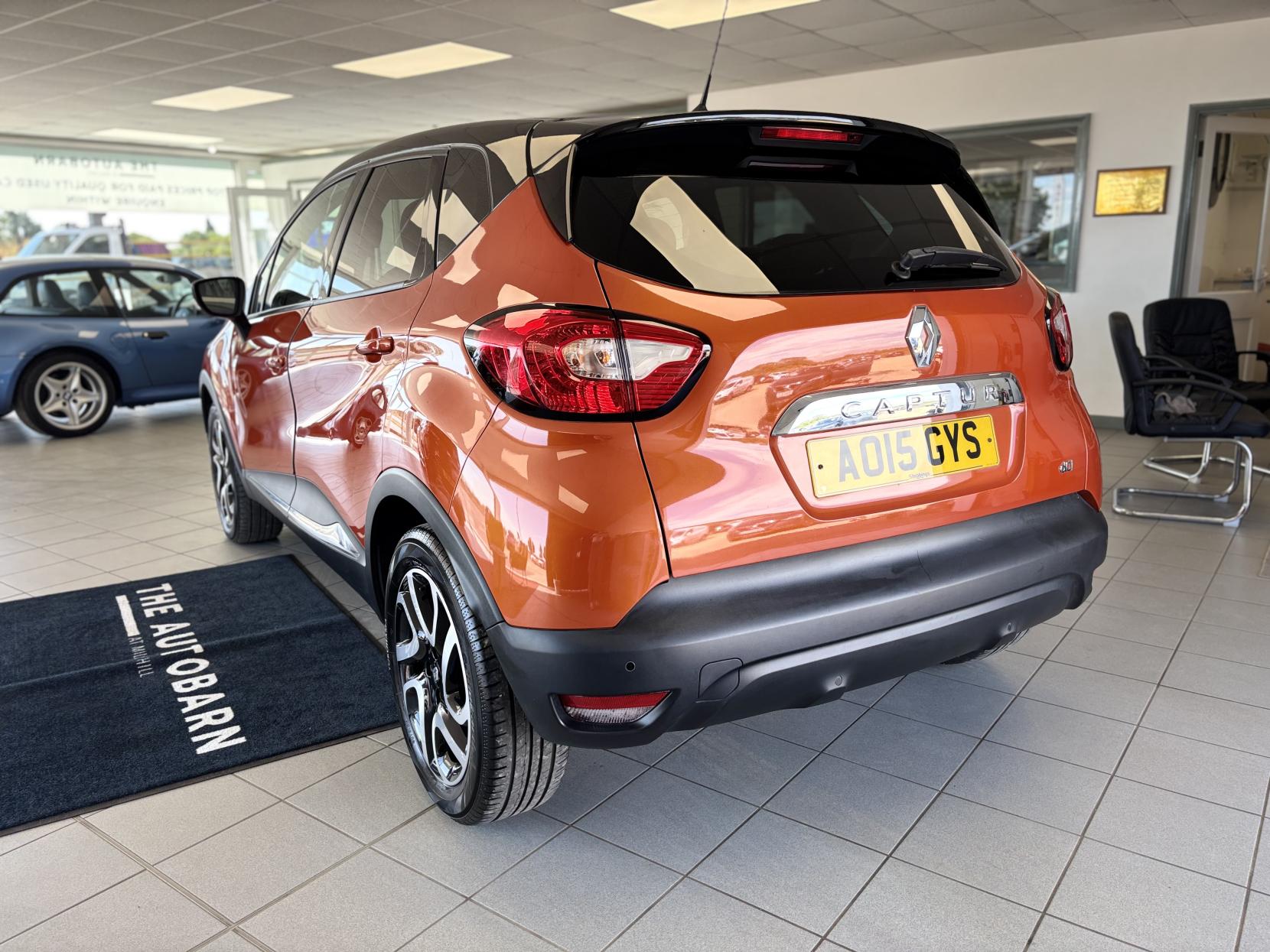 Renault Captur 1.5 dCi Dynamique S MediaNav SUV 5dr Diesel EDC Euro 5 (90 ps)