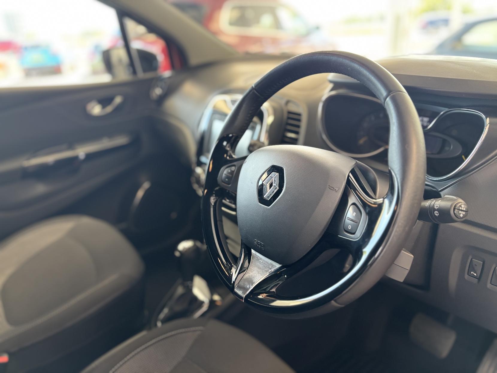 Renault Captur 1.5 dCi Dynamique S MediaNav SUV 5dr Diesel EDC Euro 5 (90 ps)