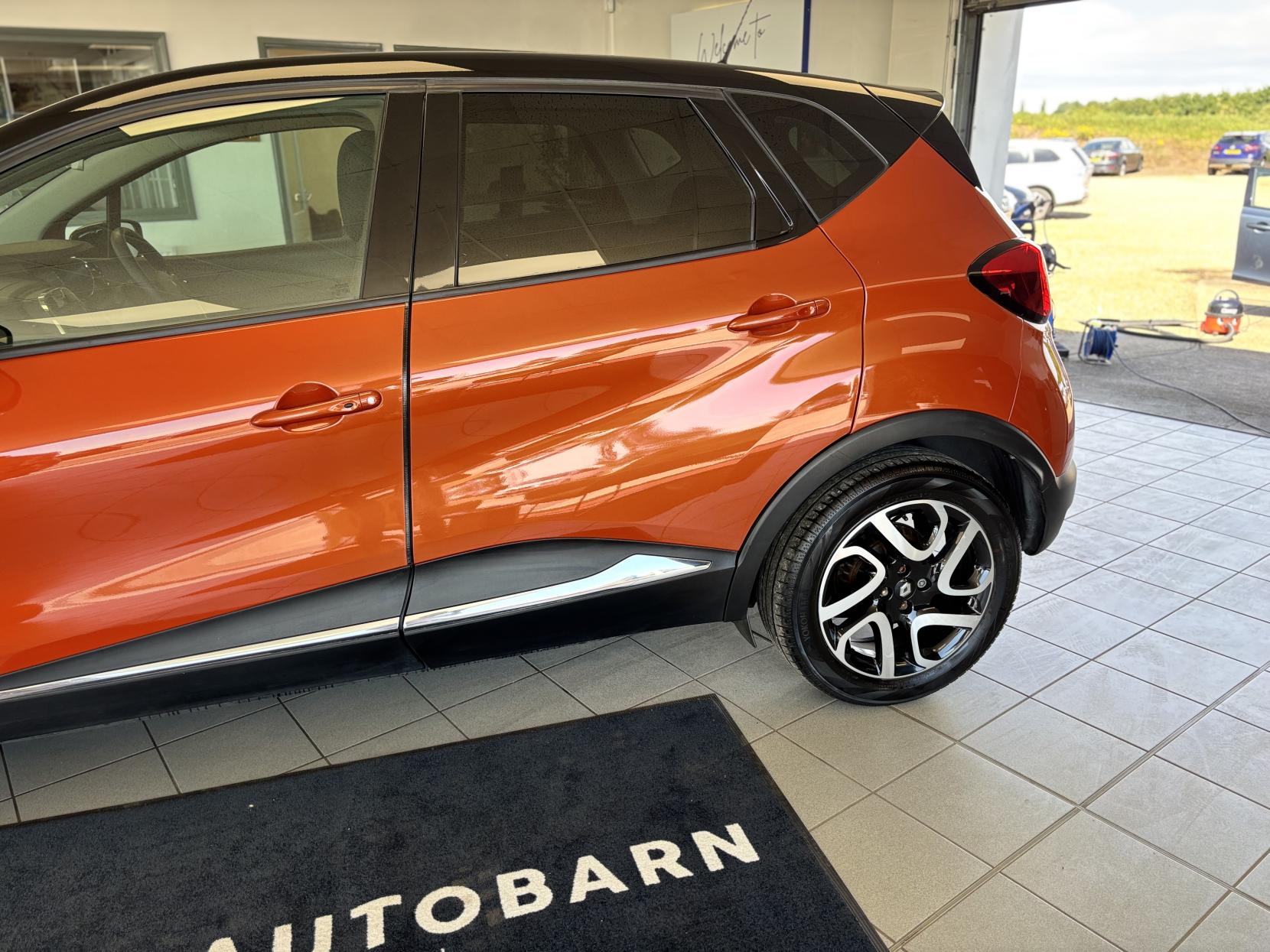 Renault Captur 1.5 dCi Dynamique S MediaNav SUV 5dr Diesel EDC Euro 5 (90 ps)