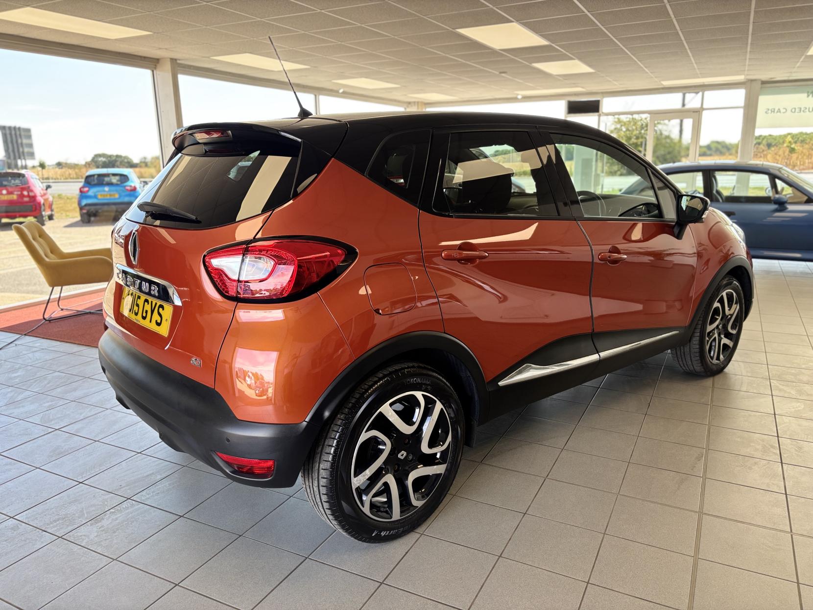 Renault Captur 1.5 dCi Dynamique S MediaNav SUV 5dr Diesel EDC Euro 5 (90 ps)