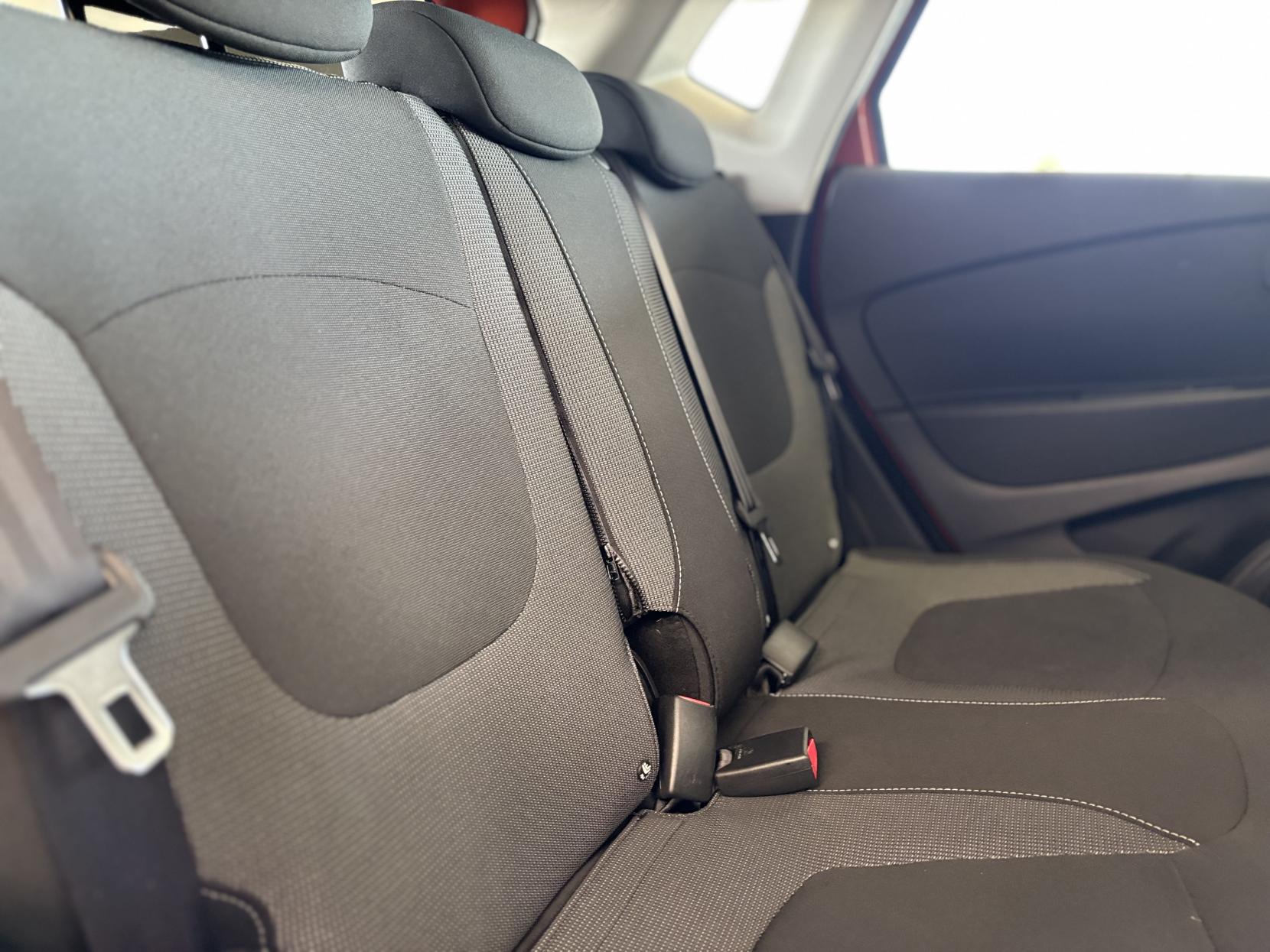 Renault Captur 1.5 dCi Dynamique S MediaNav SUV 5dr Diesel EDC Euro 5 (90 ps)
