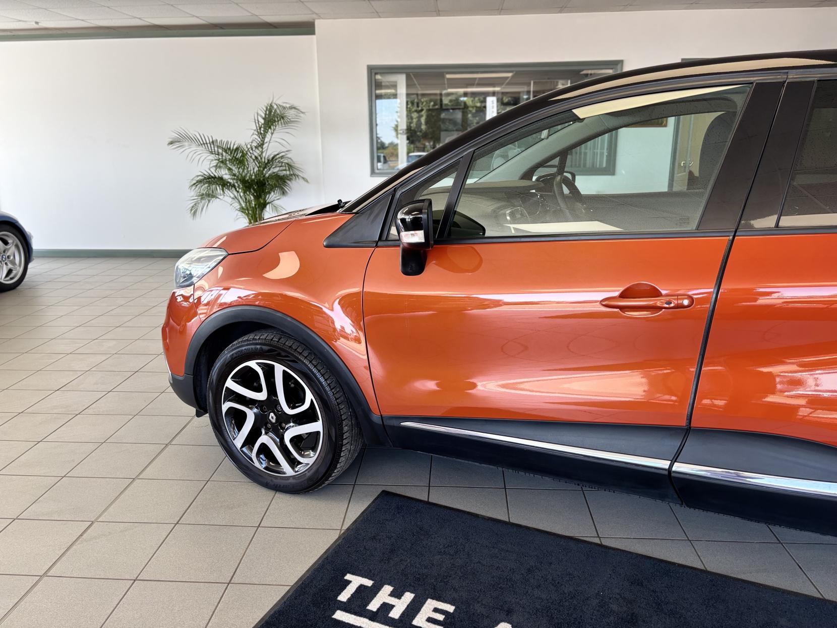 Renault Captur 1.5 dCi Dynamique S MediaNav SUV 5dr Diesel EDC Euro 5 (90 ps)